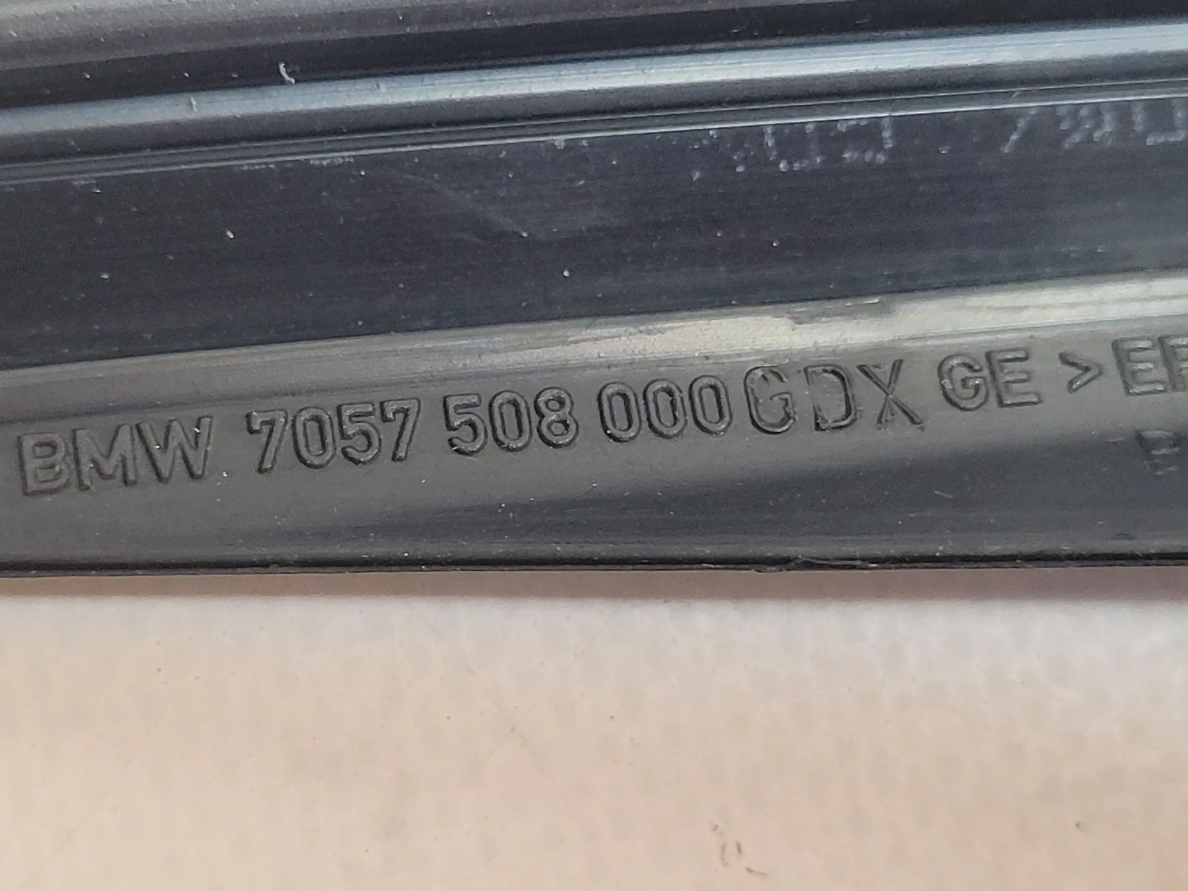 BMW 5er Touring E61 Türdichtung Gummi Vorne Rechts 7057508000 Original