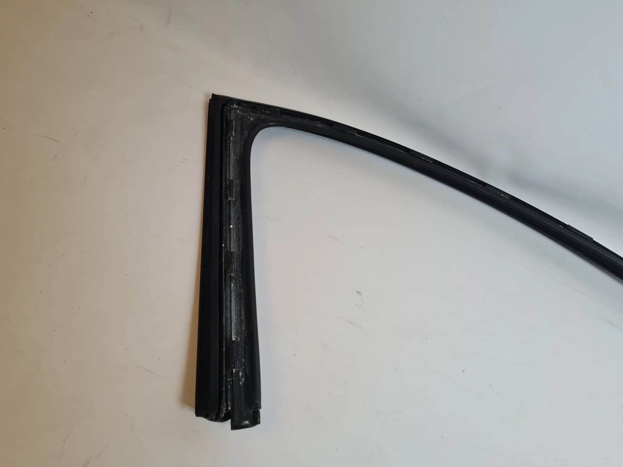 Seat Ibiza IV (6J5/6P1) Fensterführung Leiste Vorne Links 6J4837431FD