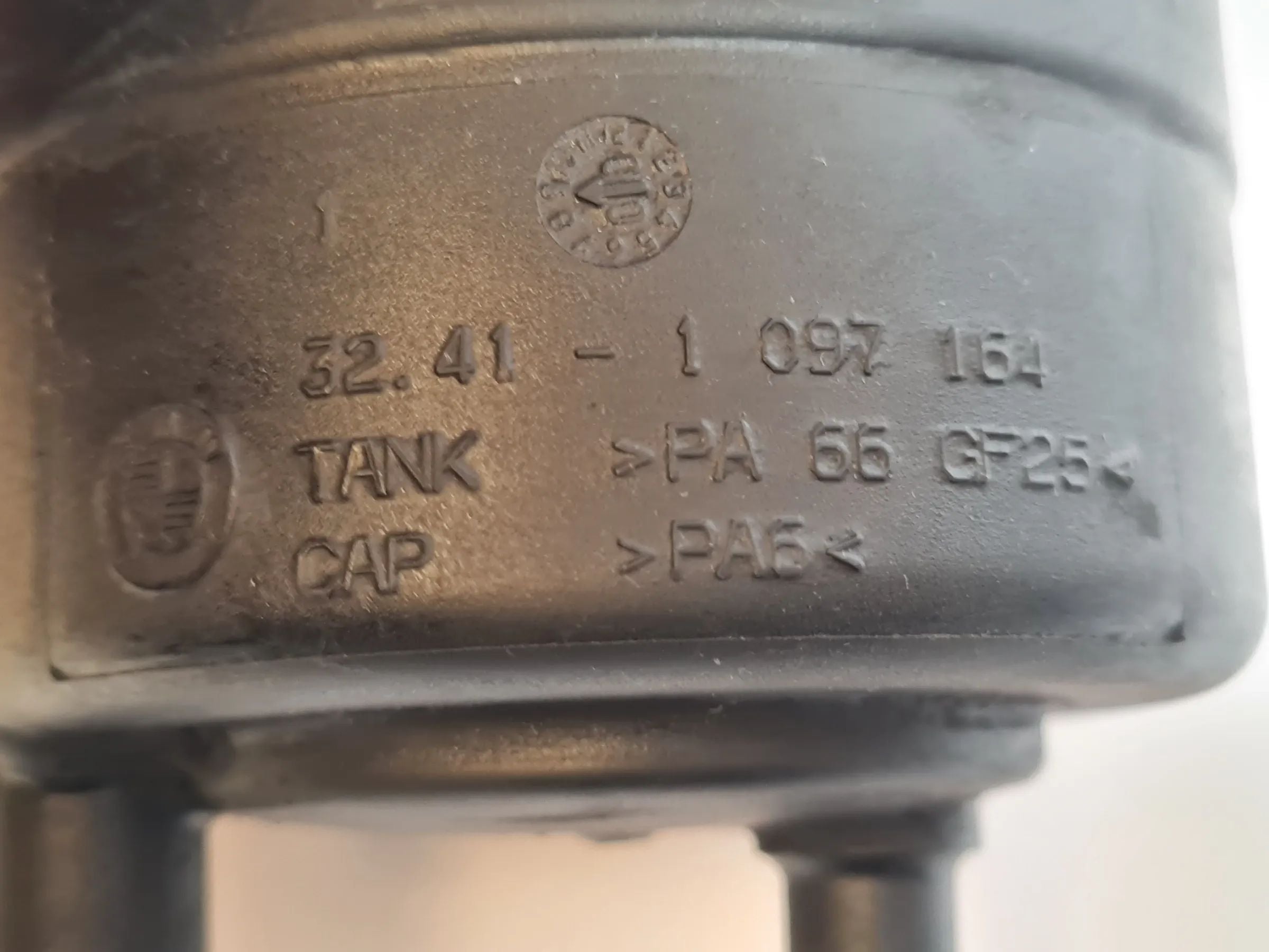 BMW X5 er E53 3.0i M54B30 Ölbehälter Servo  1097164 Original