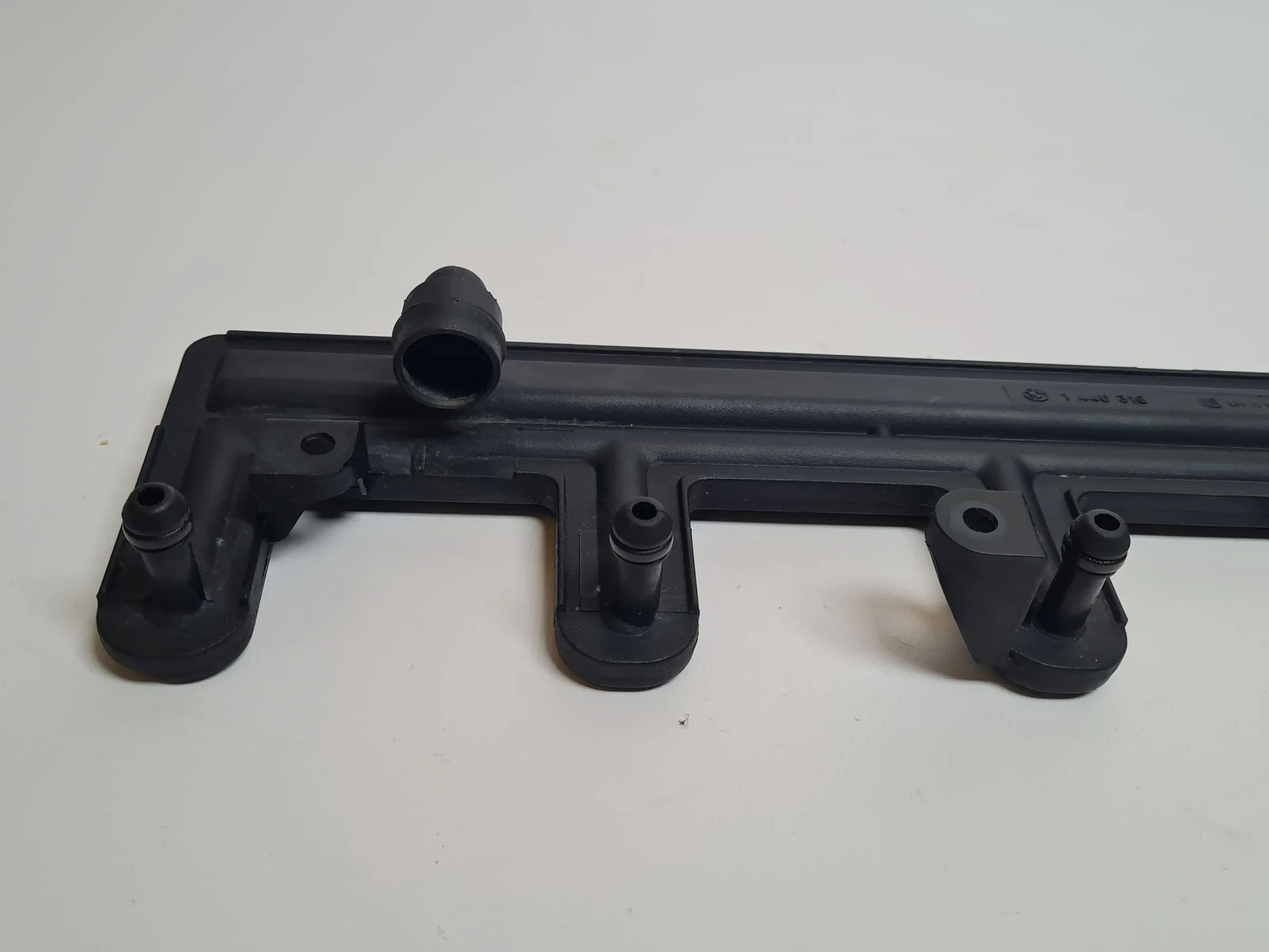 BMW E46 E53 E60 E65 E83 M54 Verteilerstück Luftverteiler Verteilerrohr 1440318