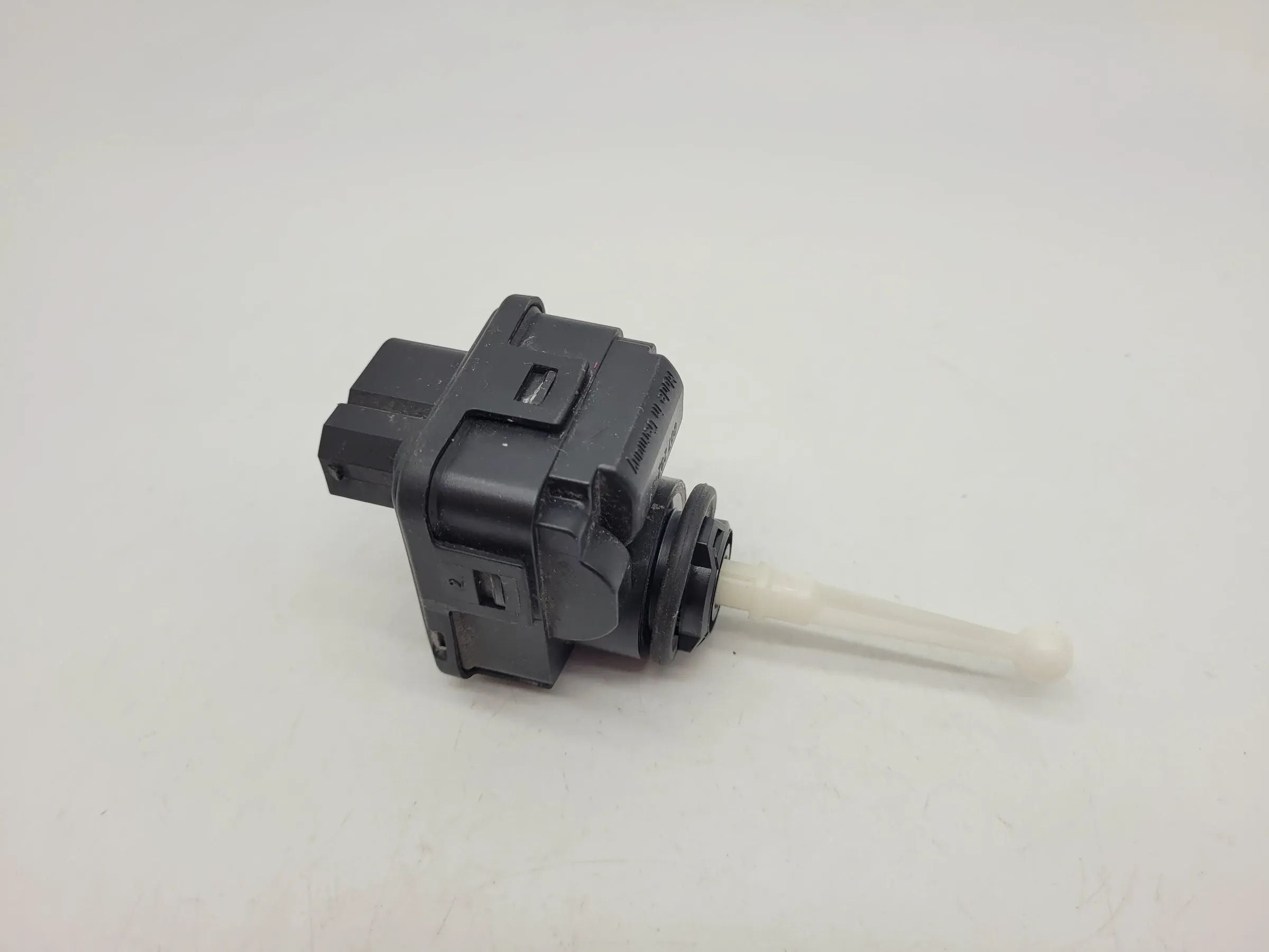BMW 3er E36 Scheinwerfer Stellmotor LWR L/R 67.16-8363925 (Original)