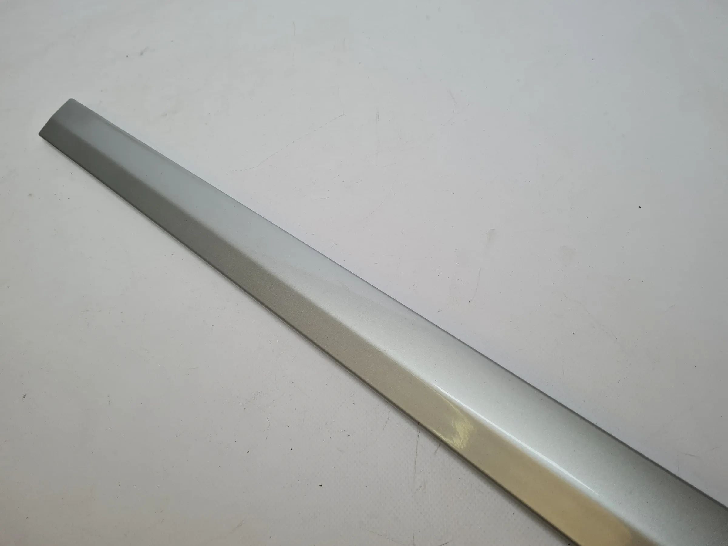 Original Mercedes C-Klasse (CL203) Dekor-/Zierleiste Rechts Silber A2036903662
