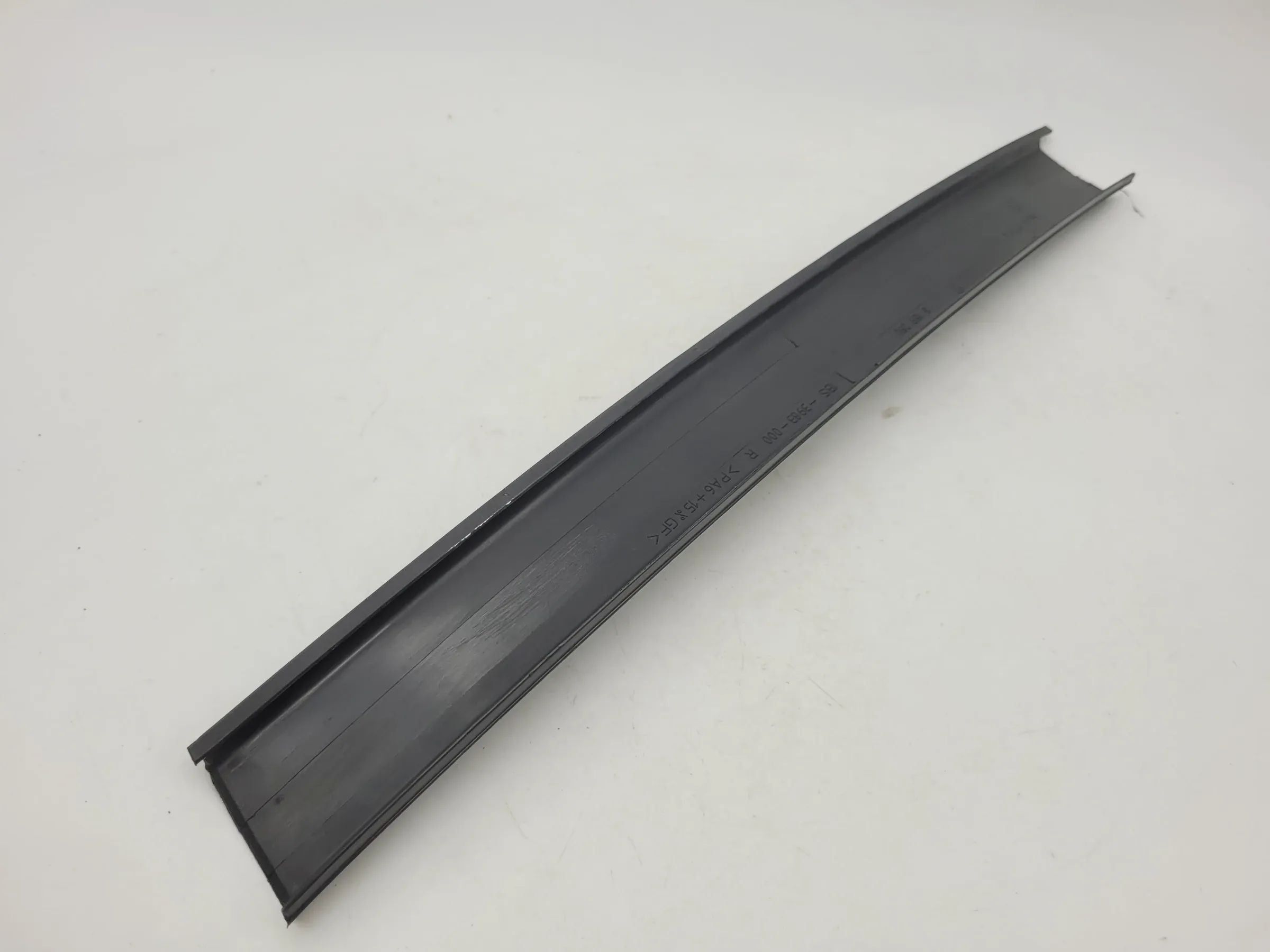 BMW 5er Touring E39 Fensterführungssteg Hinten Rechts Innen 8189280