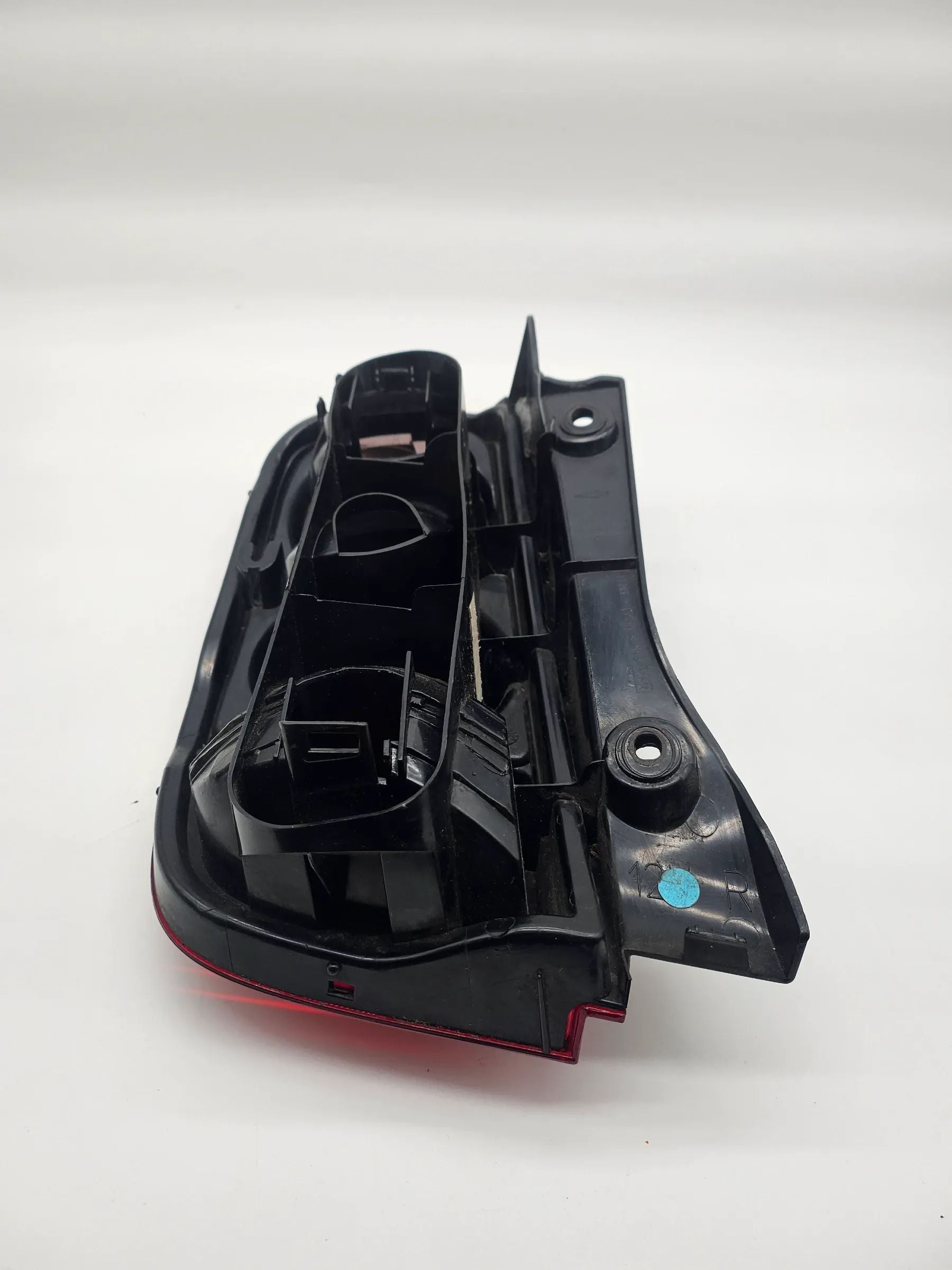 piloto trasero derecho original Nissan Micra K12