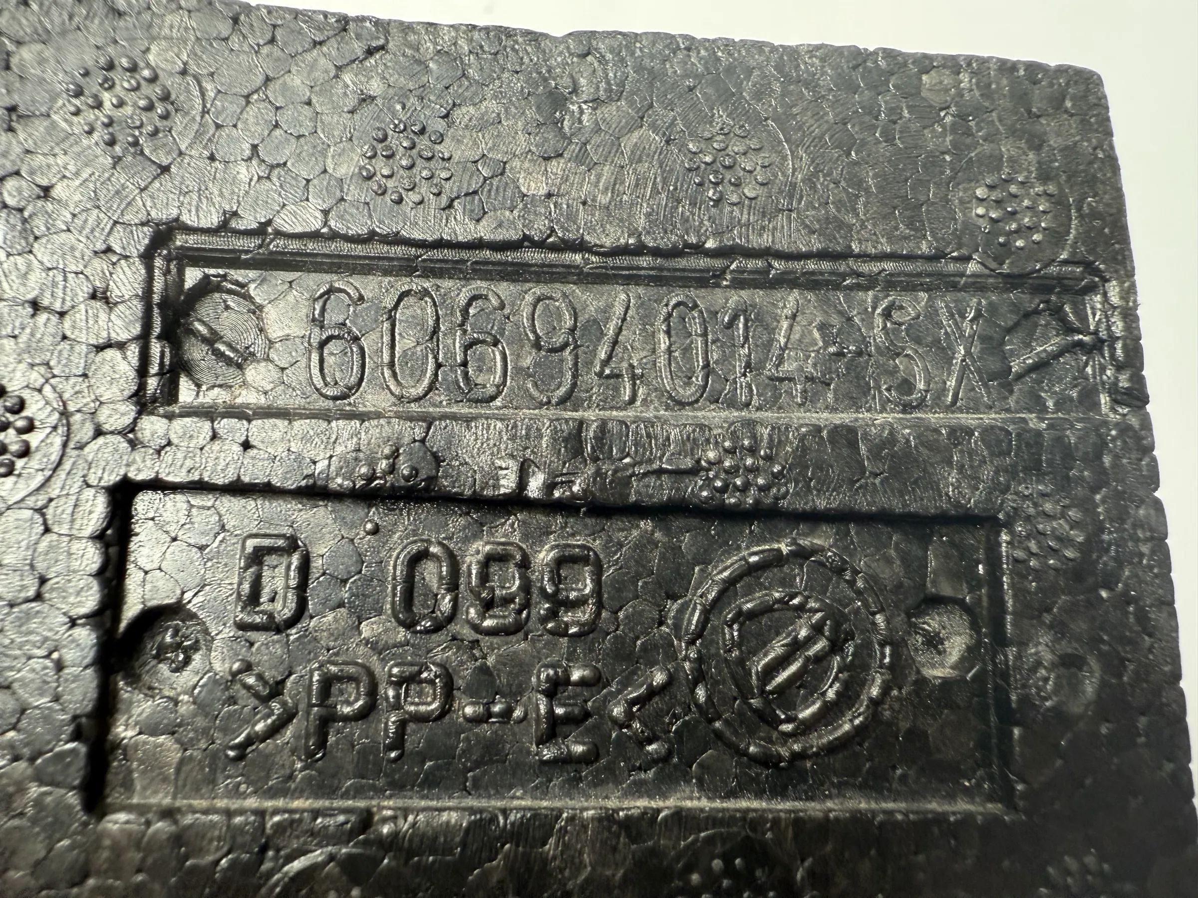 Support de pare-chocs original Alfa-Romeo 60694014-SX / DX