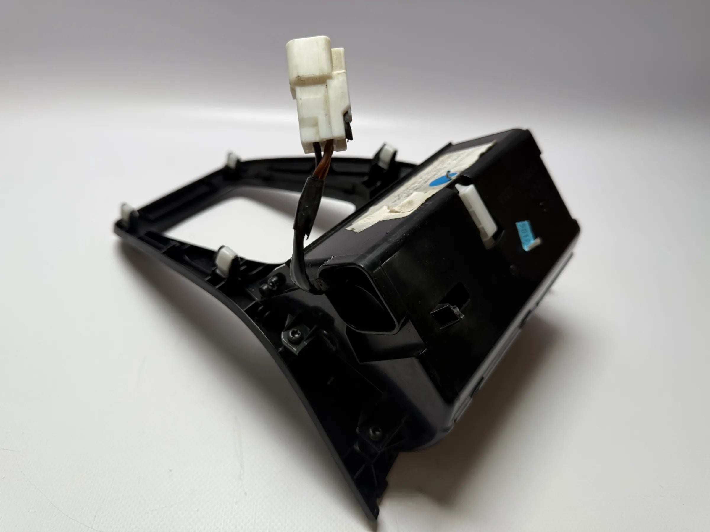 Toyota Avensis  2006 Mittelkonsole Aschenbecher Bourbon 8528