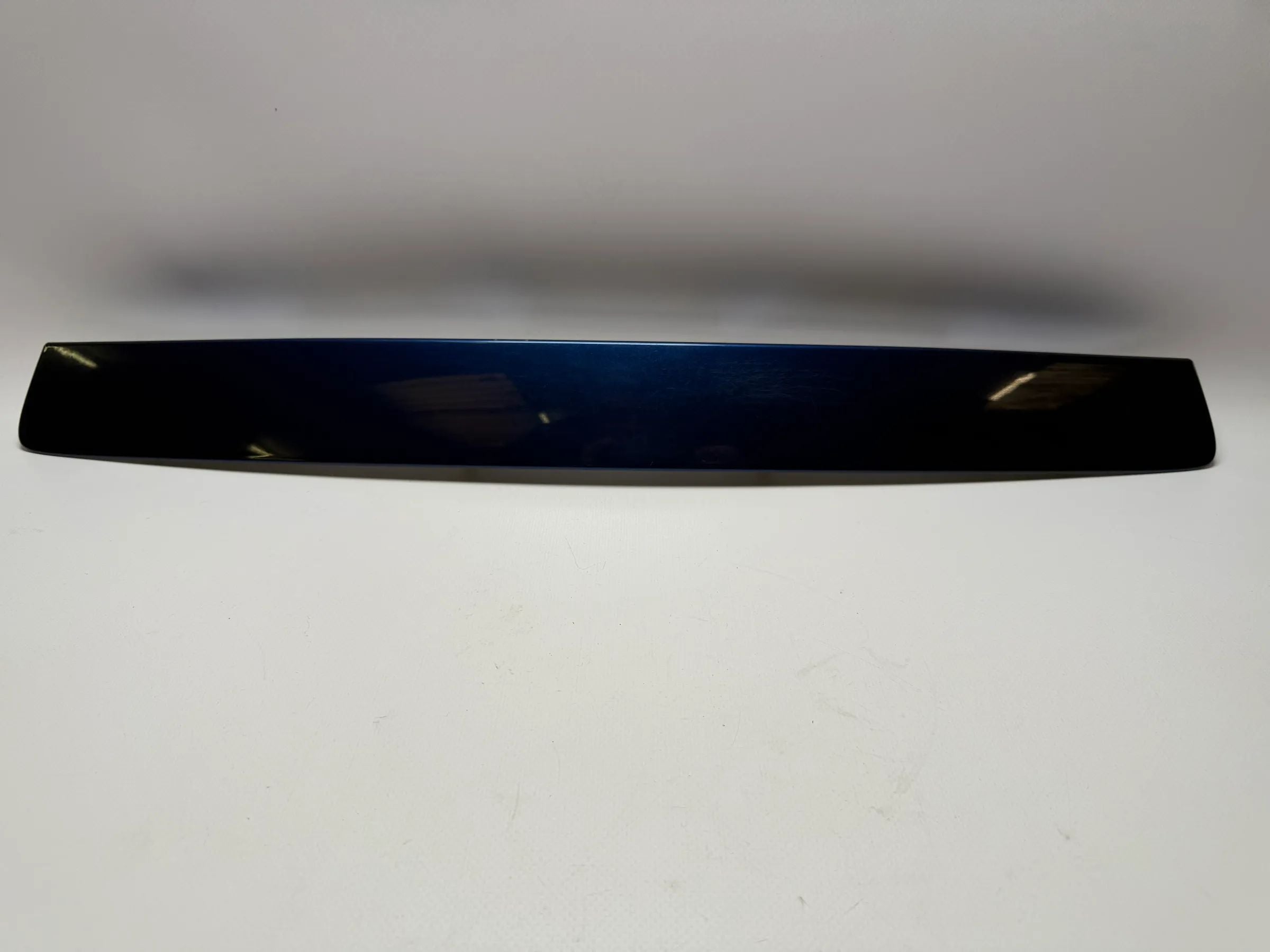 Original Mazda 6 Hatchback Moldura Azul Manilla Portón GJ6L50811