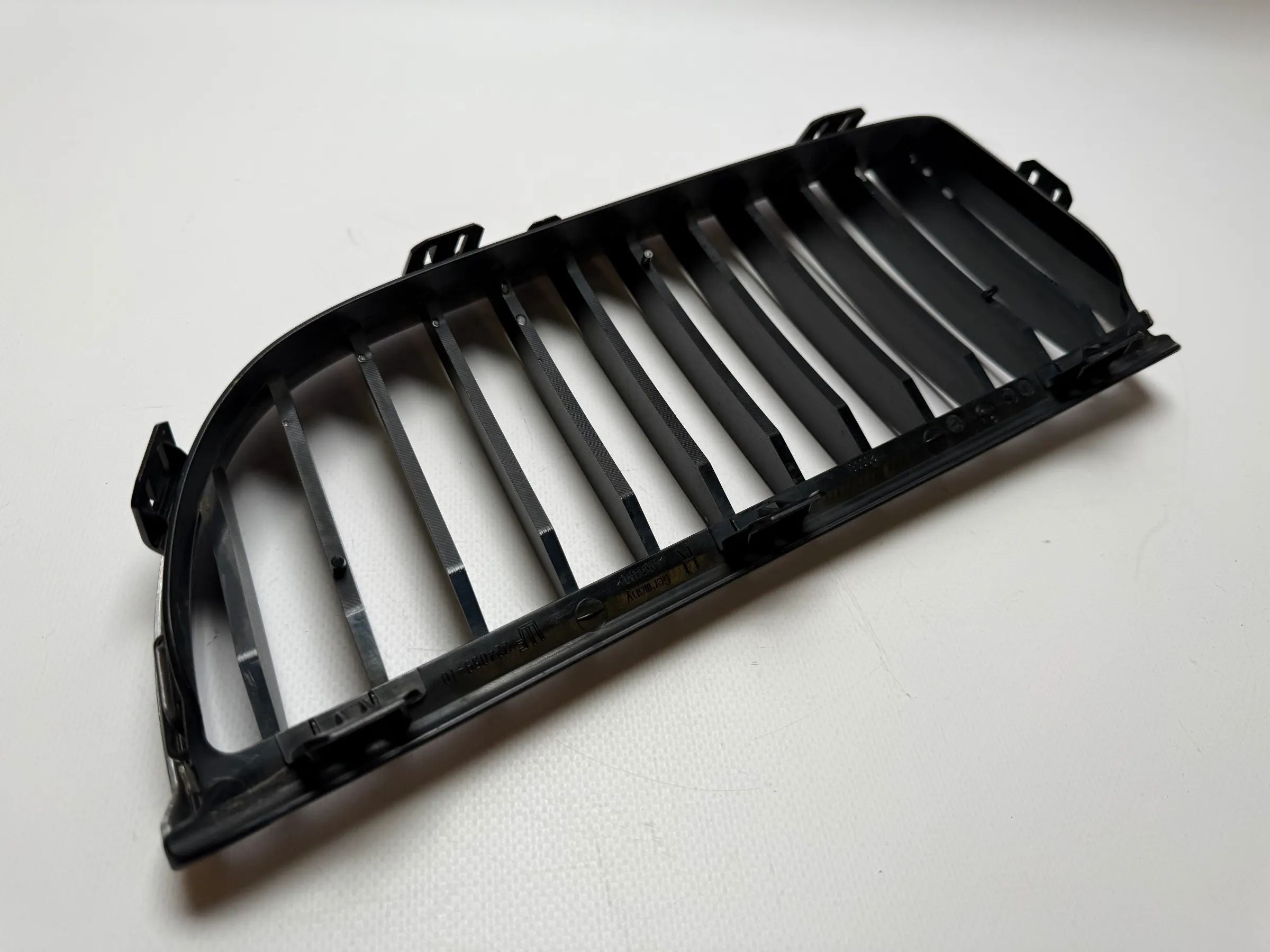 Оригинальная решетка радиатора BMW 3 серии Touring (E91) правая 7120008