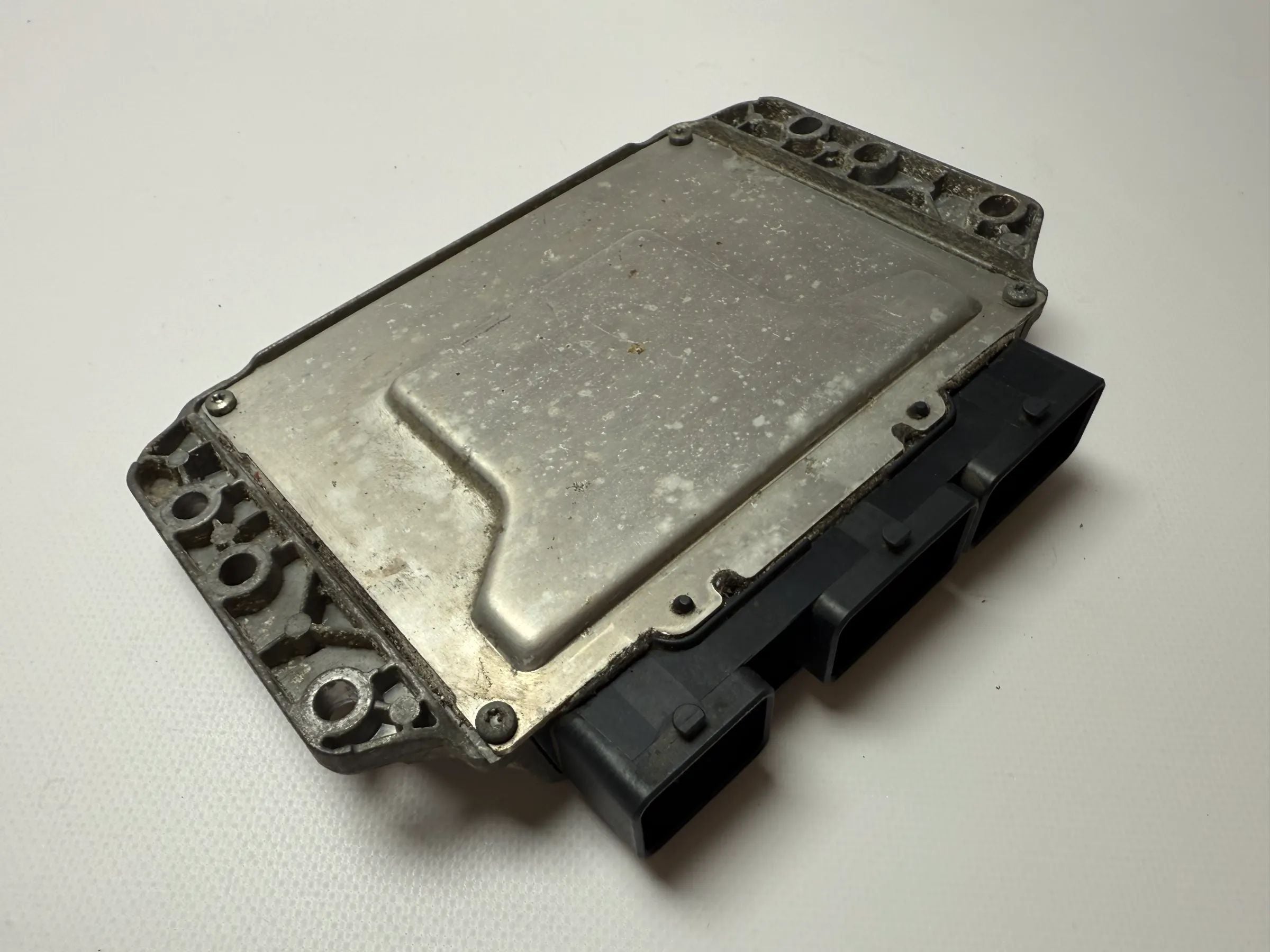 Оригинальный блок управления двигателем Renault Scenic 2 II ECU Sagem 8200298457 / 8200298463