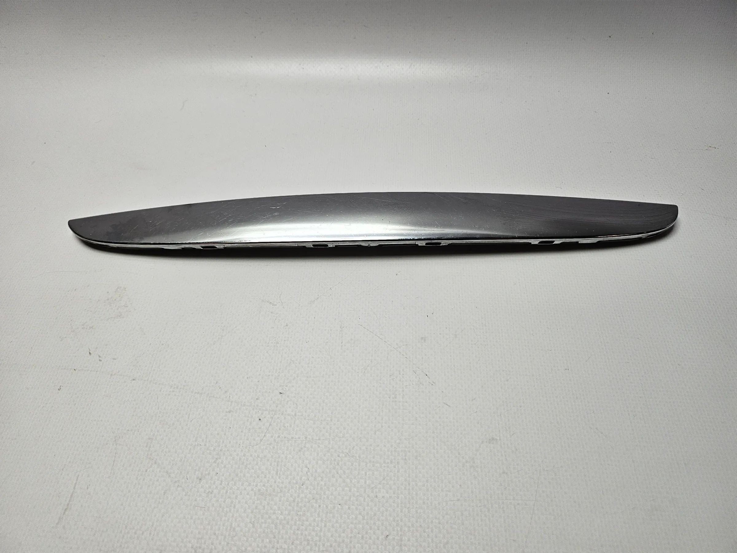 Оригинальная правая верхняя крышка капота двигателя BMW E90 E91 7117242