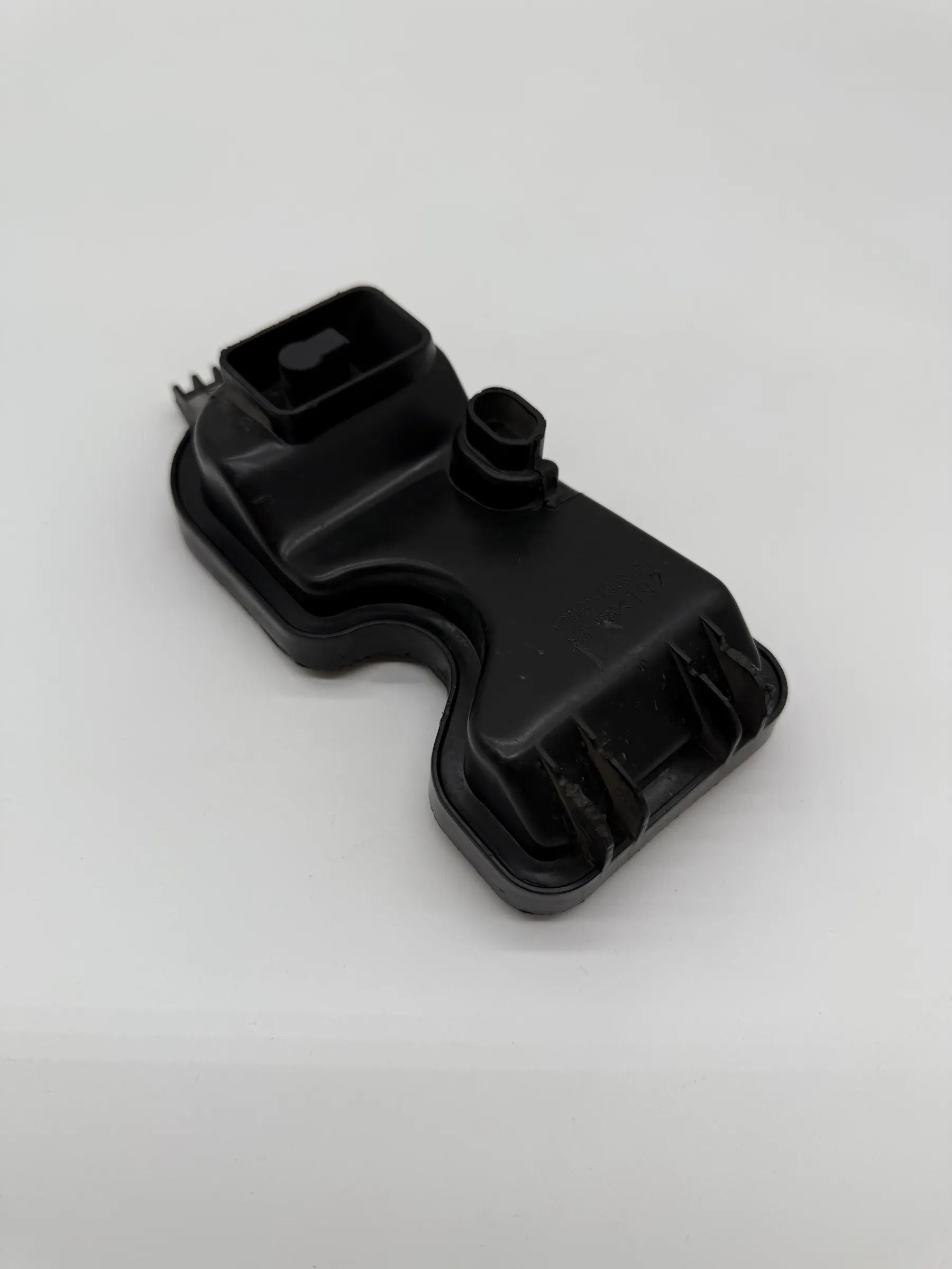 MFT191A80L  Headlight bulb dust cover cap for Fiat Punto UK2057009-62