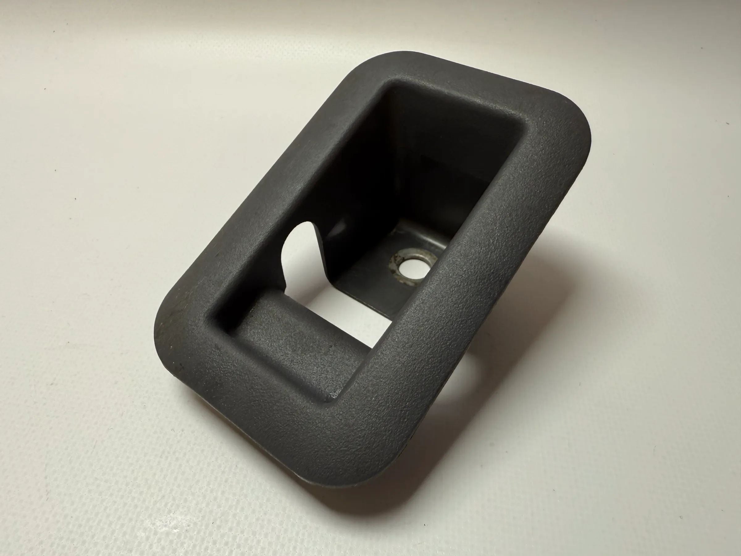 Original Mercedes W168 A-Klasse Abdeckung Sitzbefestigung A1686840718