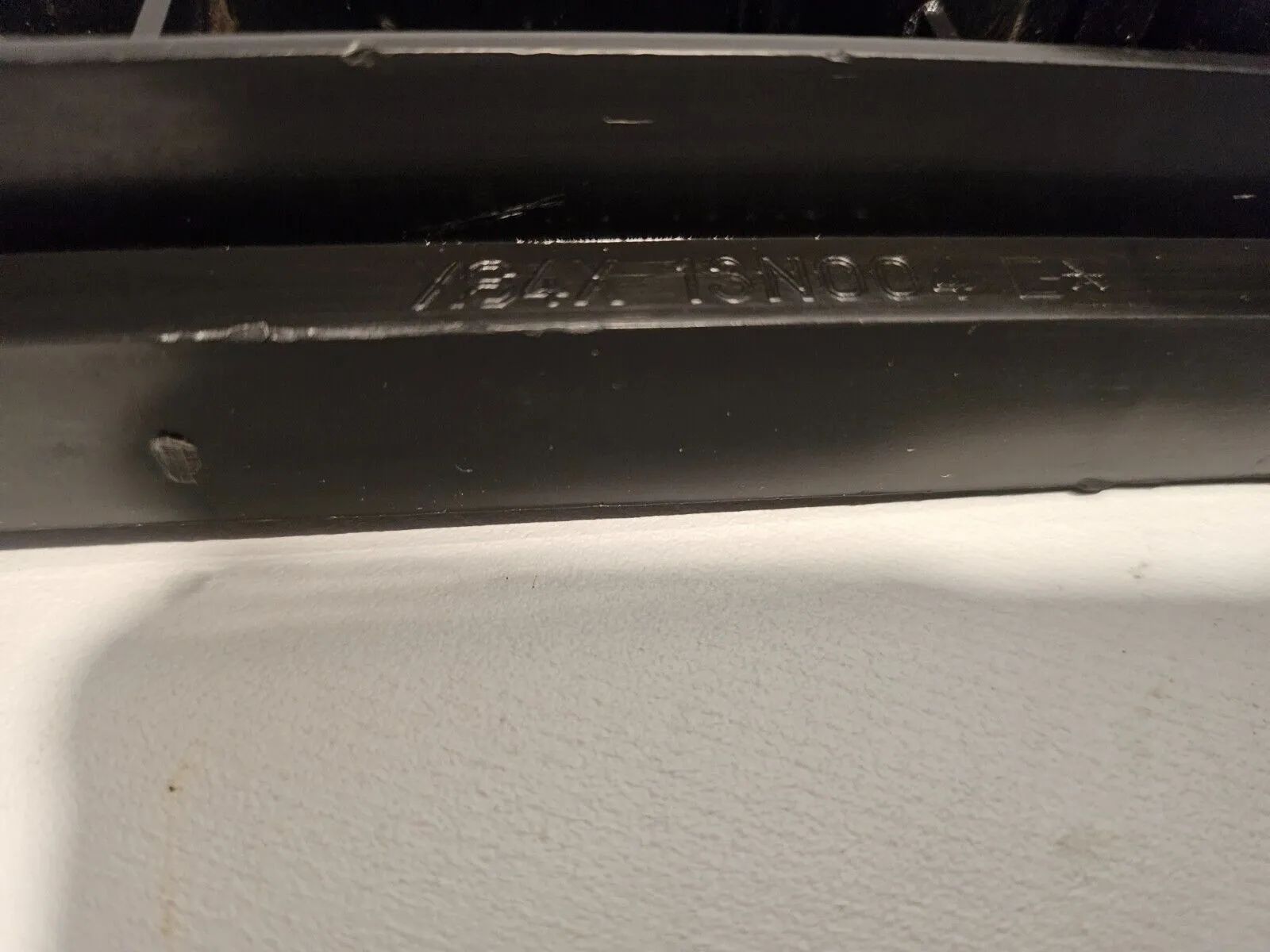 Suporte Original FORD para Luz Traseira para FOCUS C-MAX, FIESTA V 1094961 – Peças Auto-veritas