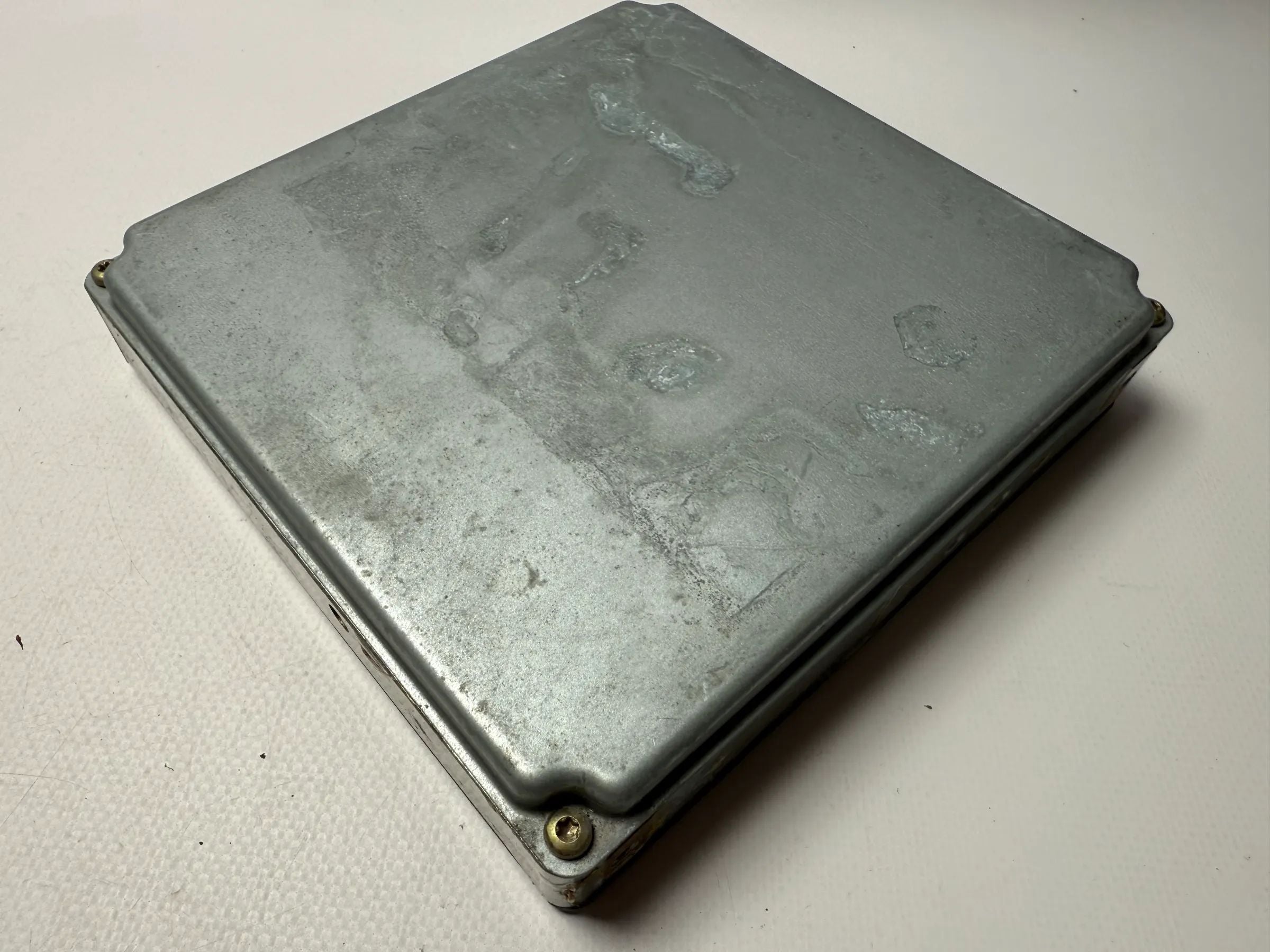 Originele NISSAN MICRA II K11 Motorbesturing ECU 2371074B04 / 0261204854