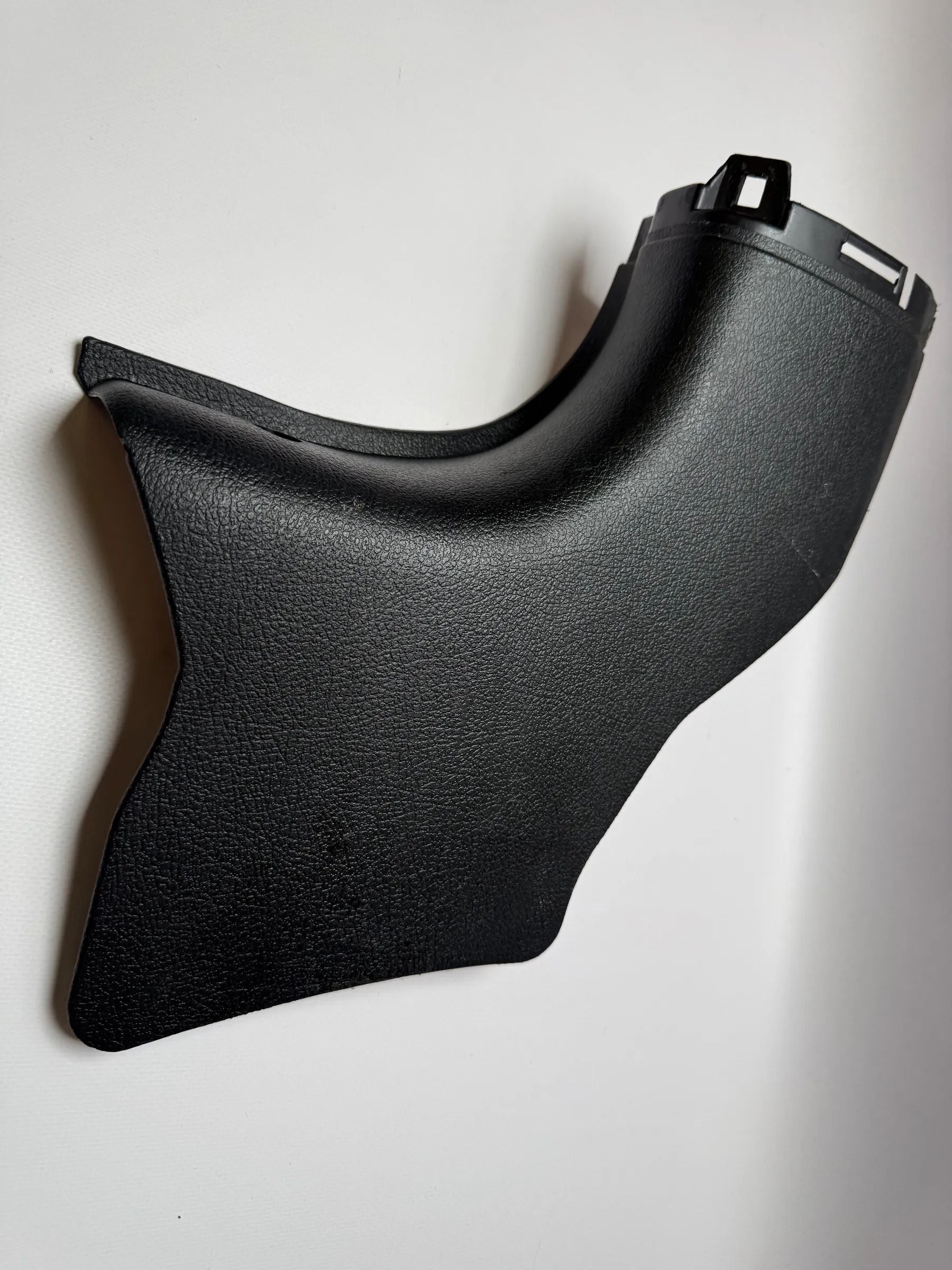 Оригинальная облицовка Opel Astra G правая нижняя стойка А 09152862