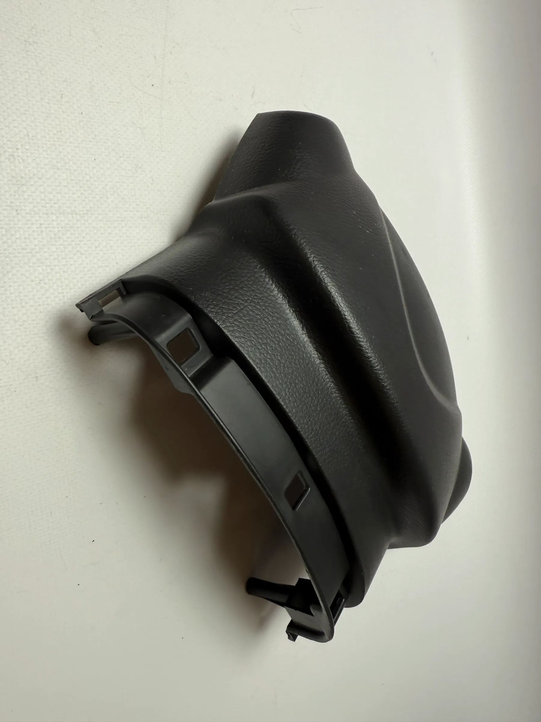 Оригинальная облицовка верхней части рулевой колонки Nissan Primera P12 48470AV700