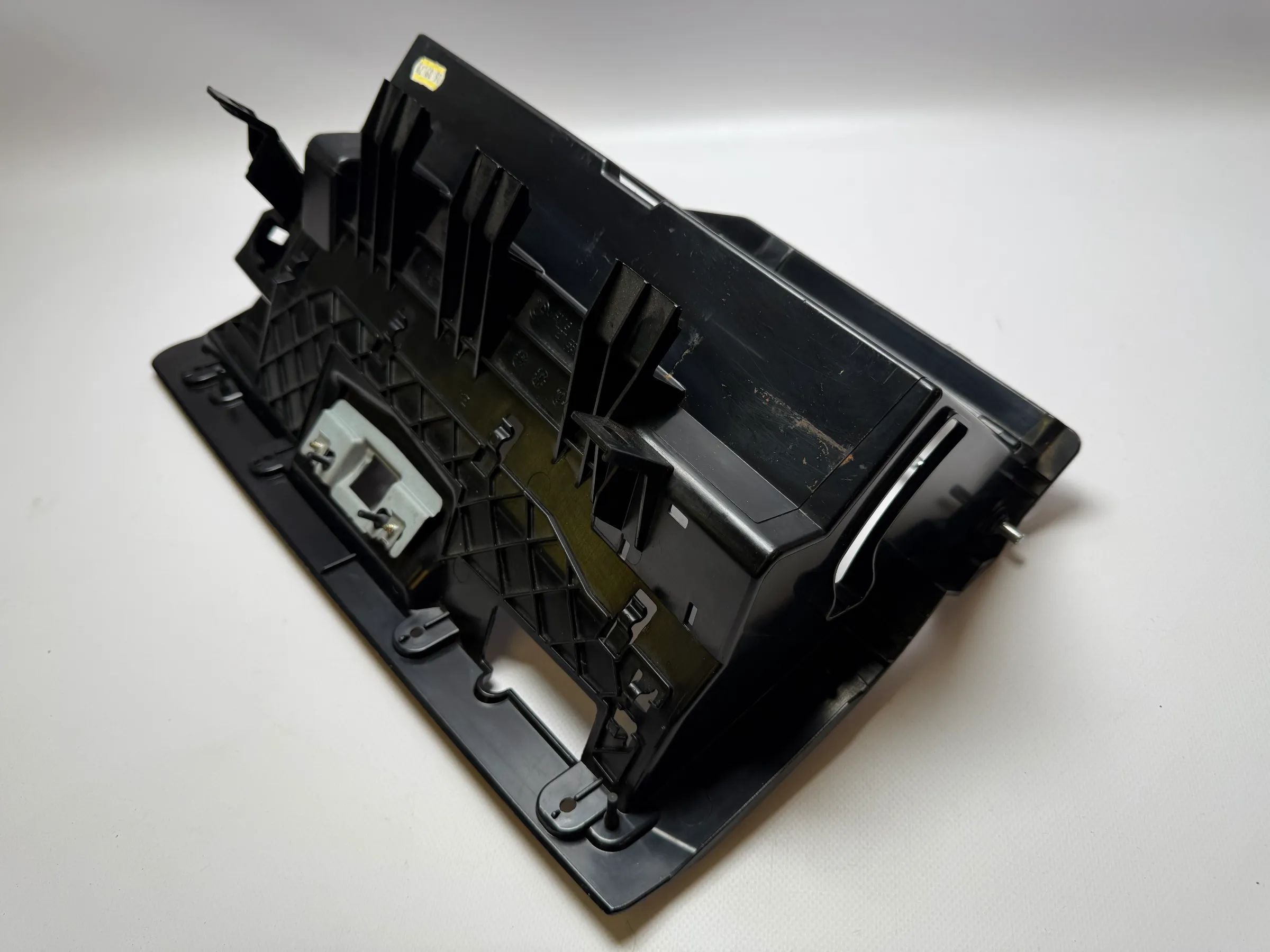 Оригинальный держатель бардачка BMW 3 серии E90 E91 E92 E93 7075479 / 7275841 - Auto-veritas