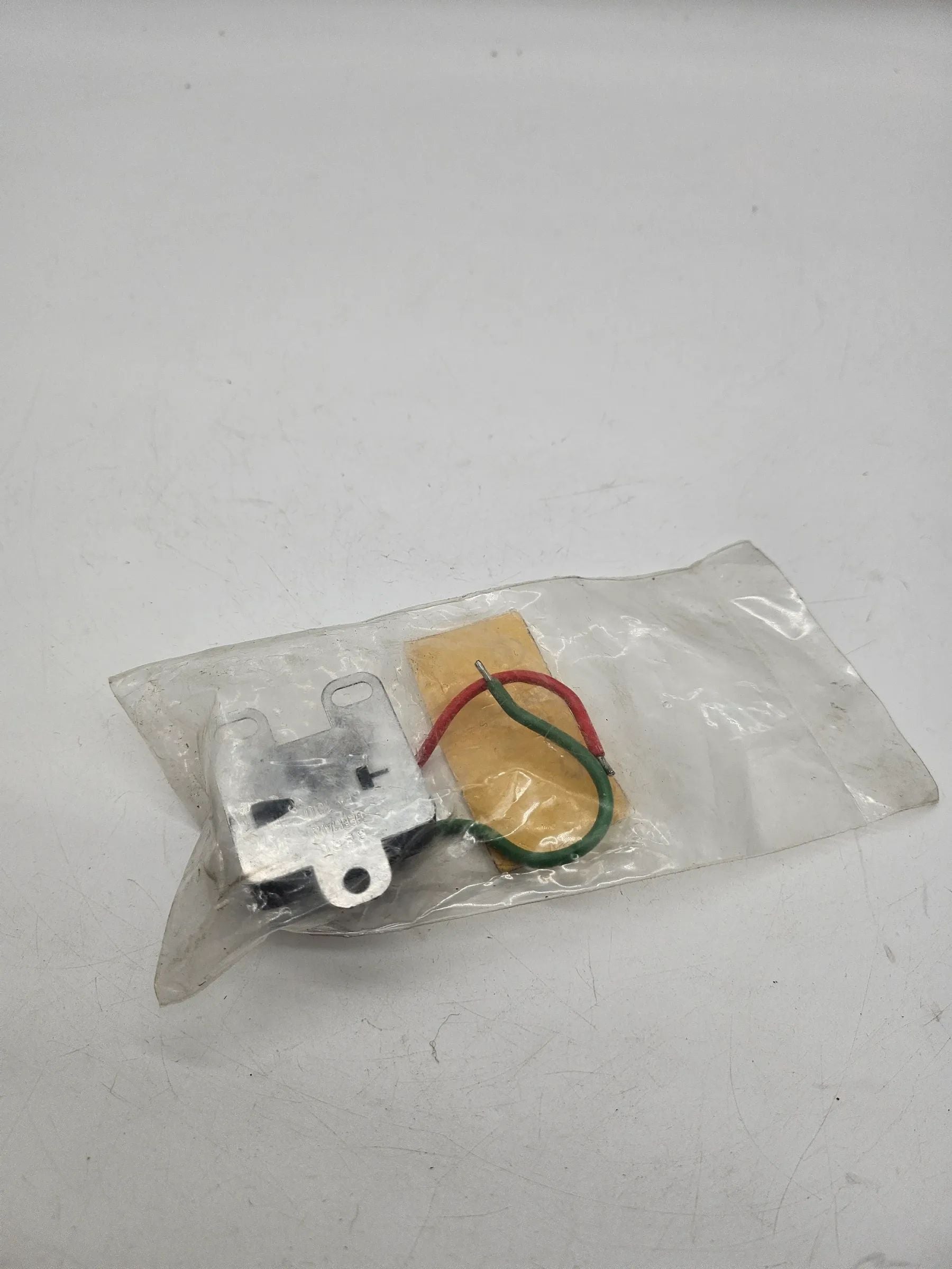 Оригинальный опель гаситель помех мотор стеклоочистителя 1784125 NOS для Аскона и Манта А ОРИГИНАЛ НОВЫЙ