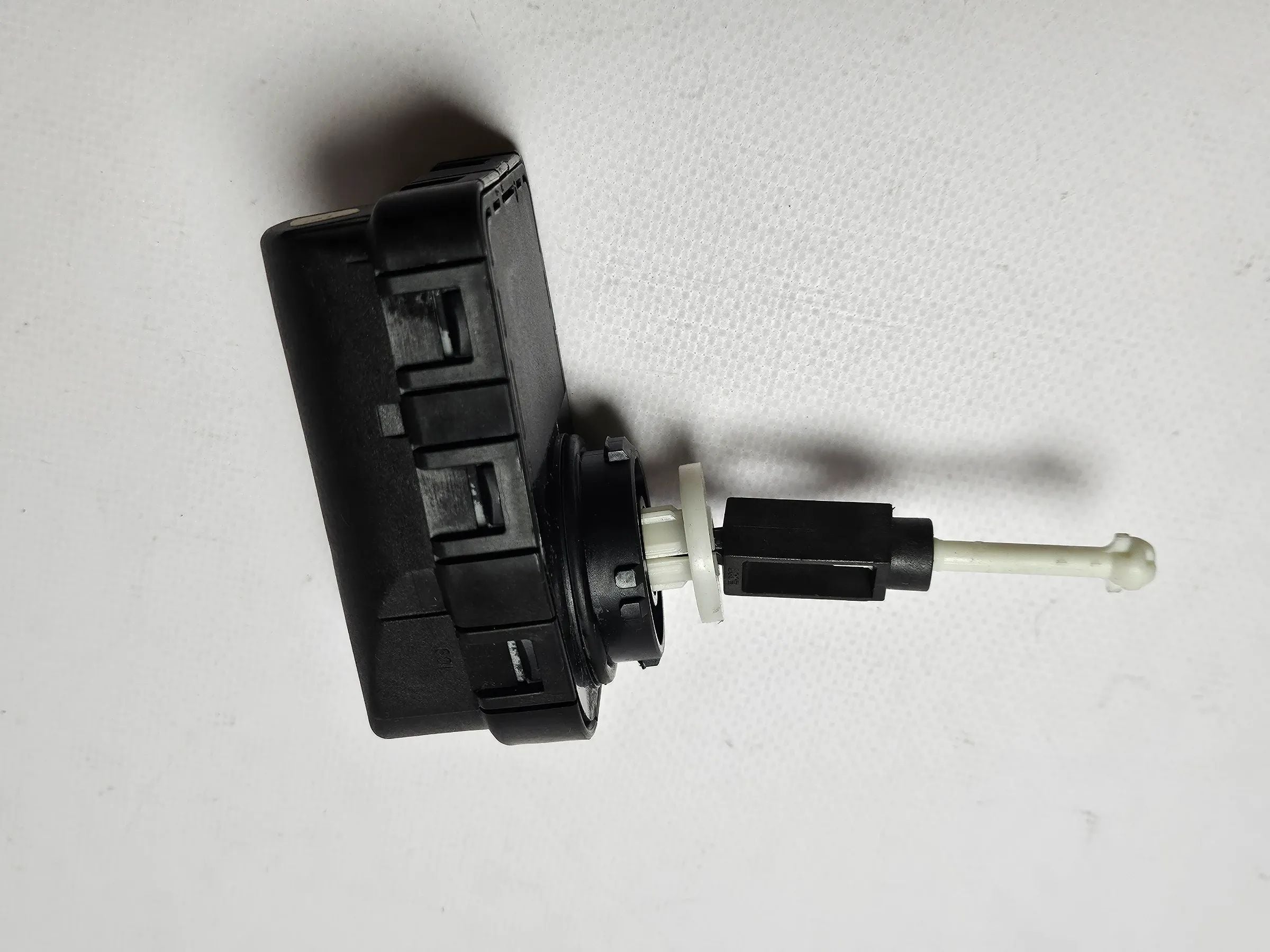 ORIGINAL Mercedes Benz E-Klasse W210 Stellmotor Motor Scheinwerfer 00745700 DE