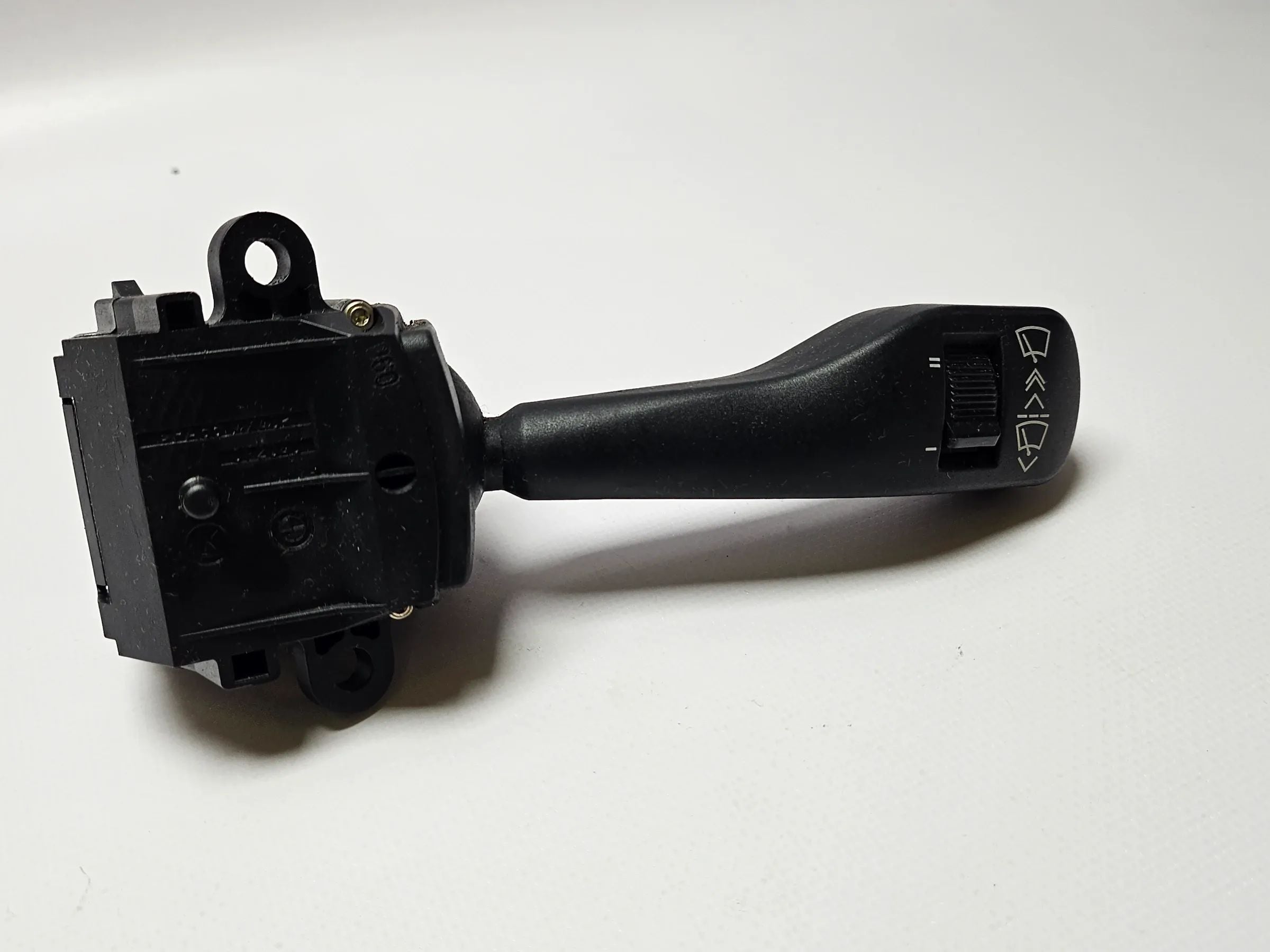 Оригинальный рычаг переключателя стеклоочистителя BMW E39 8363664I