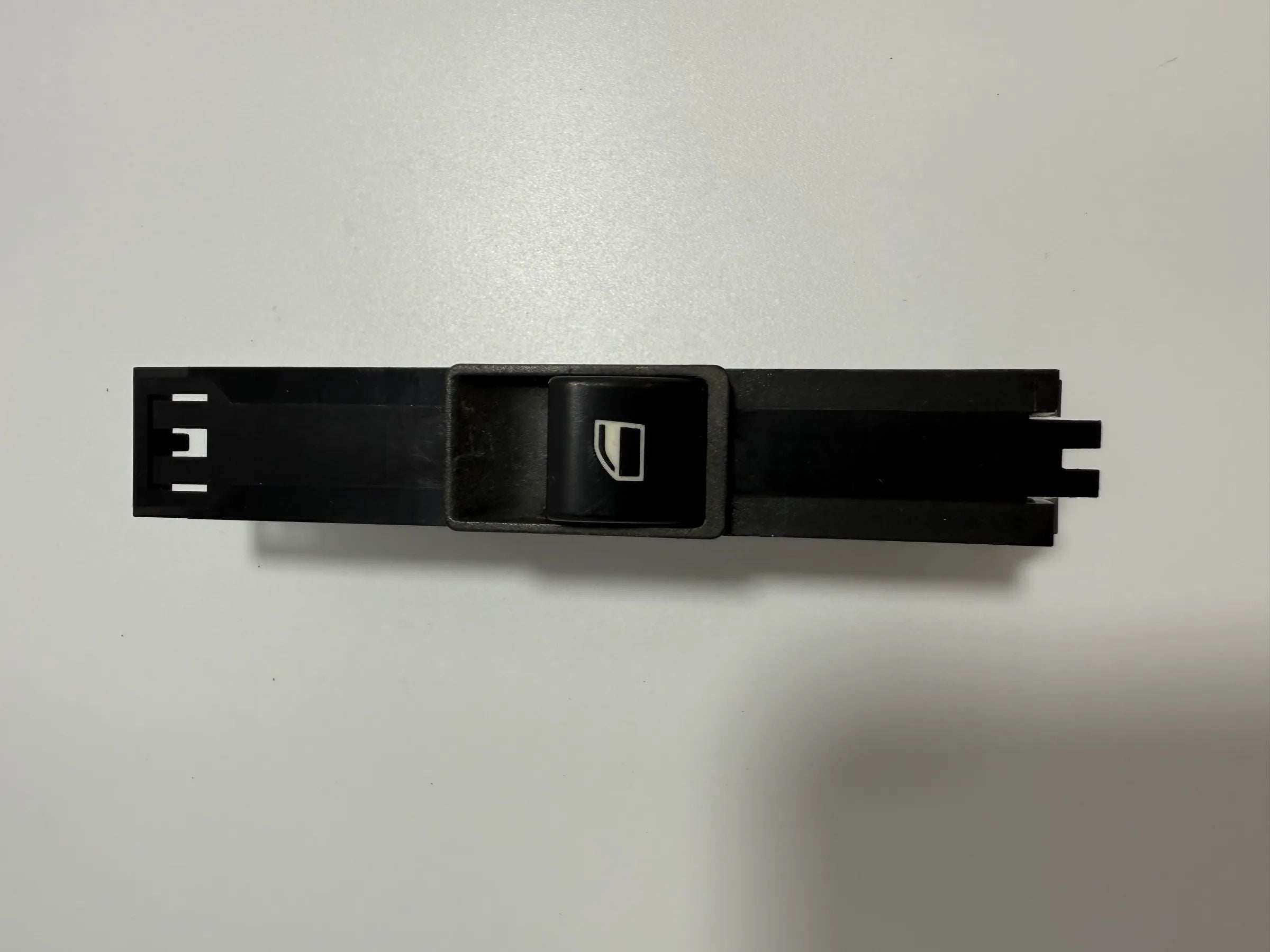 Оригинальный переключатель кнопки стеклоподъемника BMW 3 серии (E46) передний левый 61.31-8 381 511