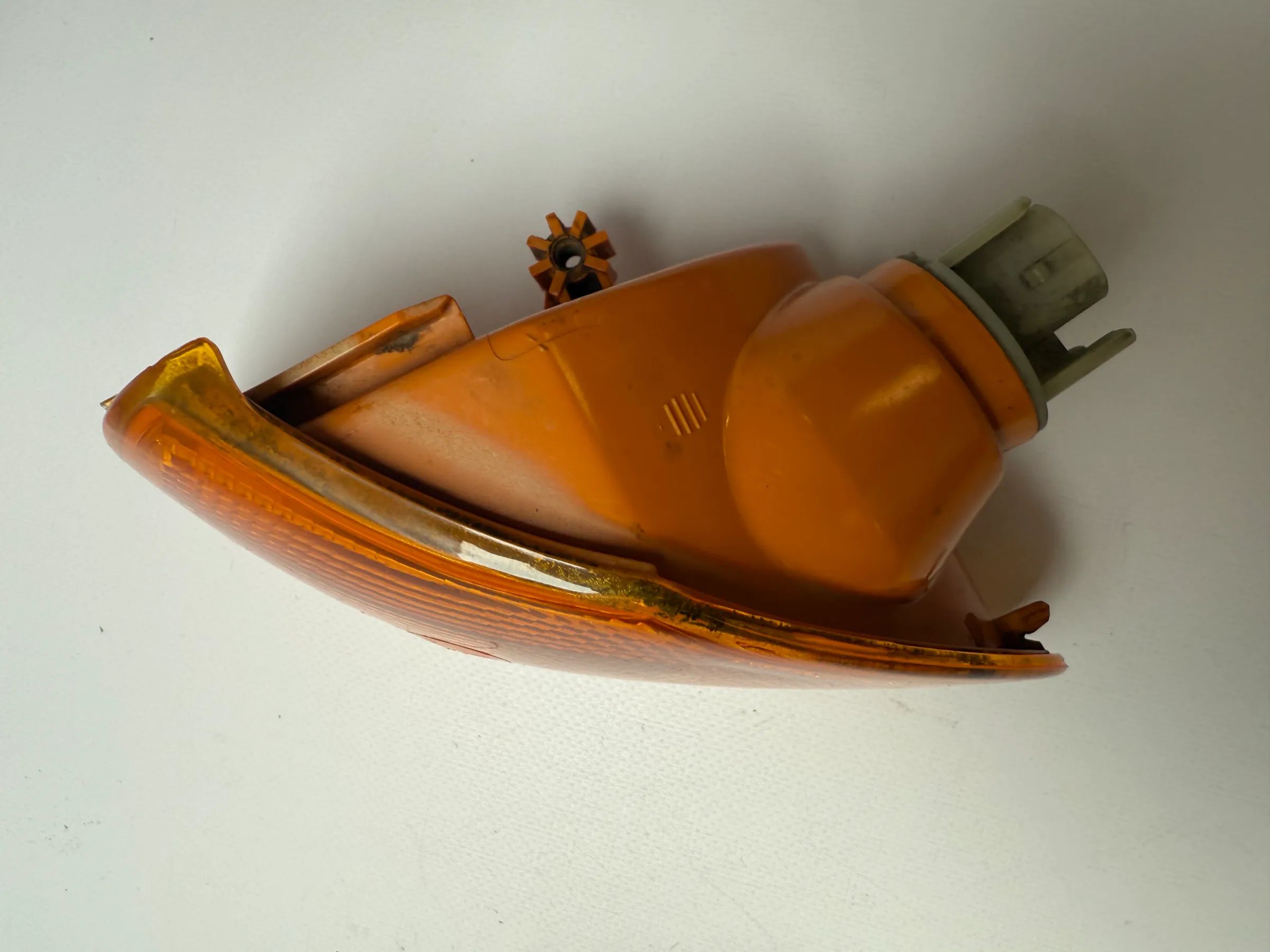 Оригинальный передний левый оранжевый указатель поворота Opel Astra F 91-94 90421897