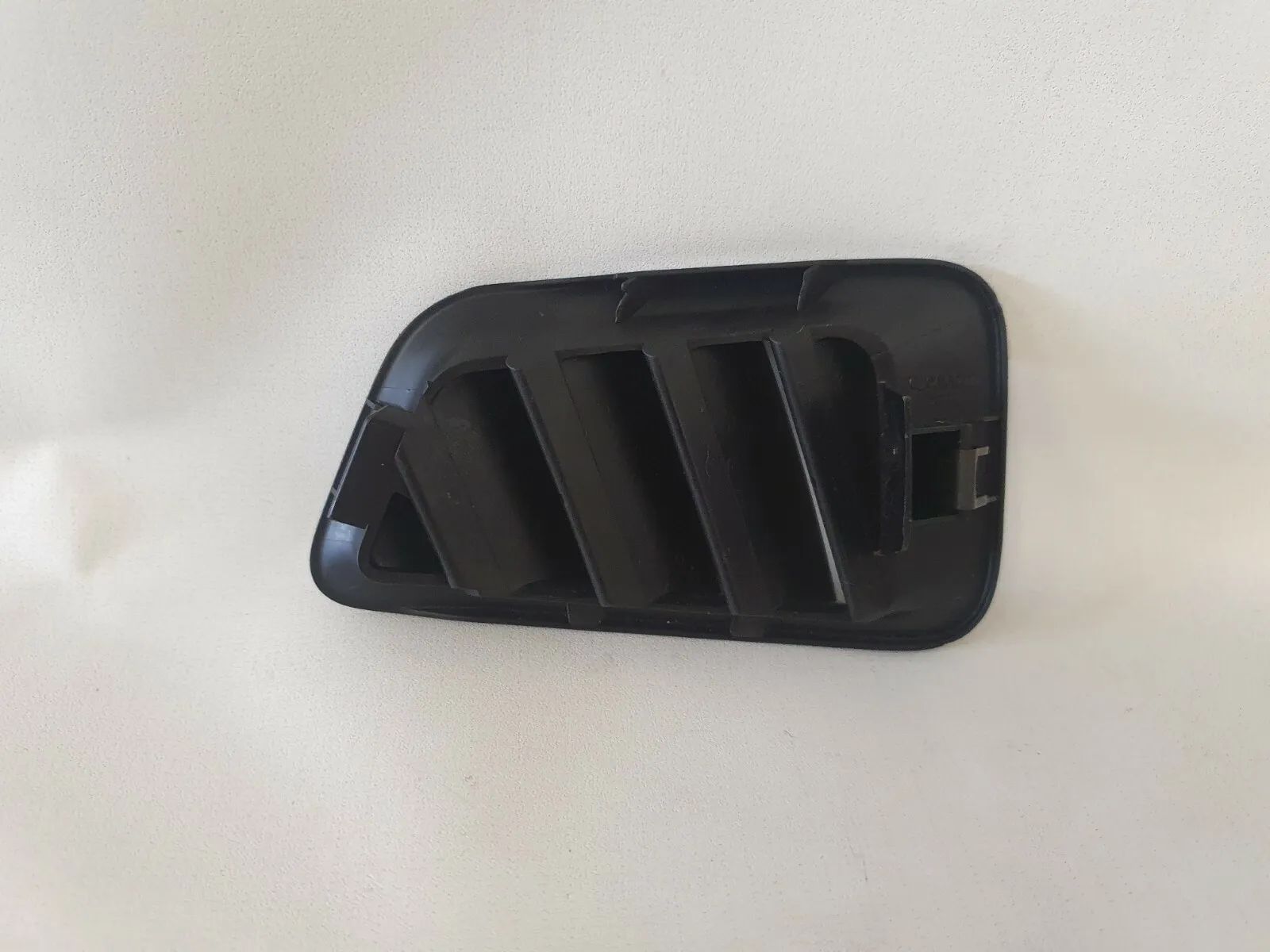 original GJ6A60171 Mazda 6 02-08 Saída de ar esquerda