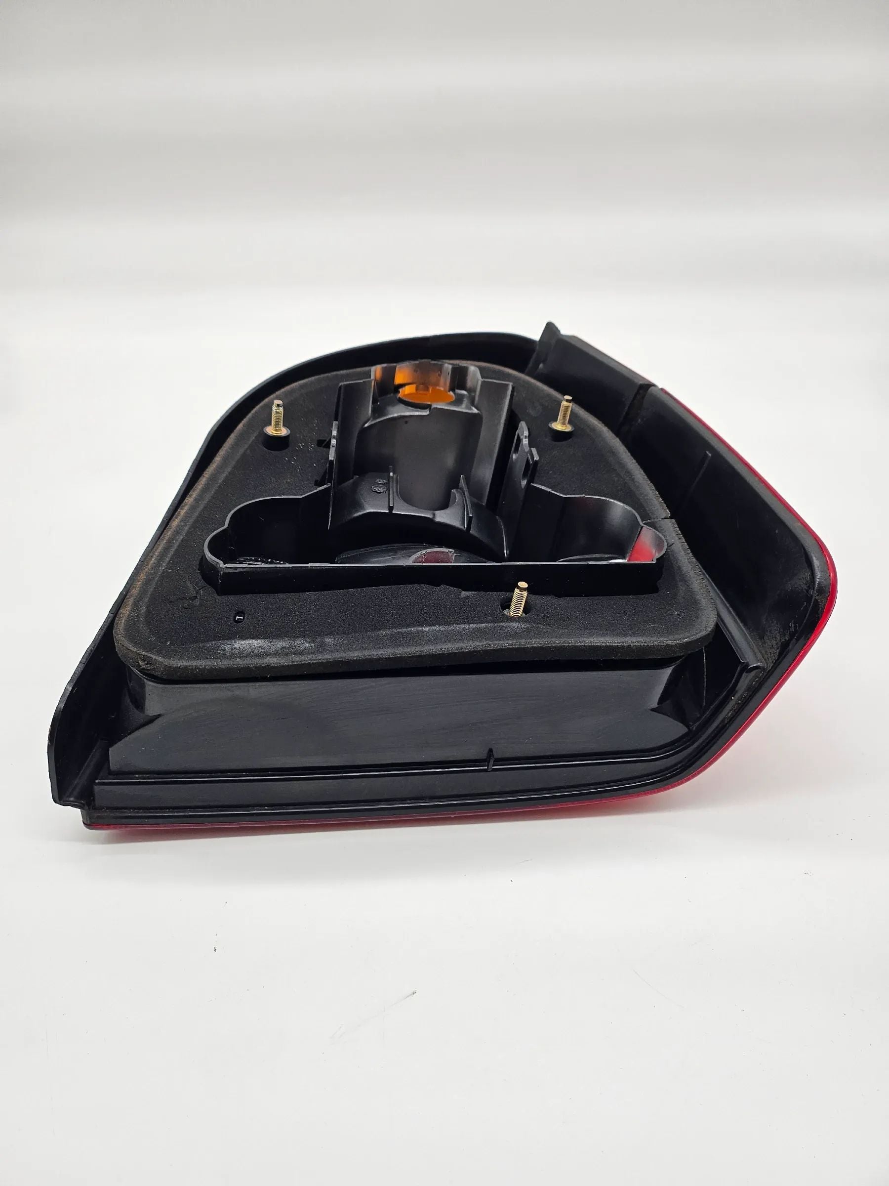 Feu arrière Hella gauche pour VW GOLF III (1H1) 1.8 1H6945111 139151-00