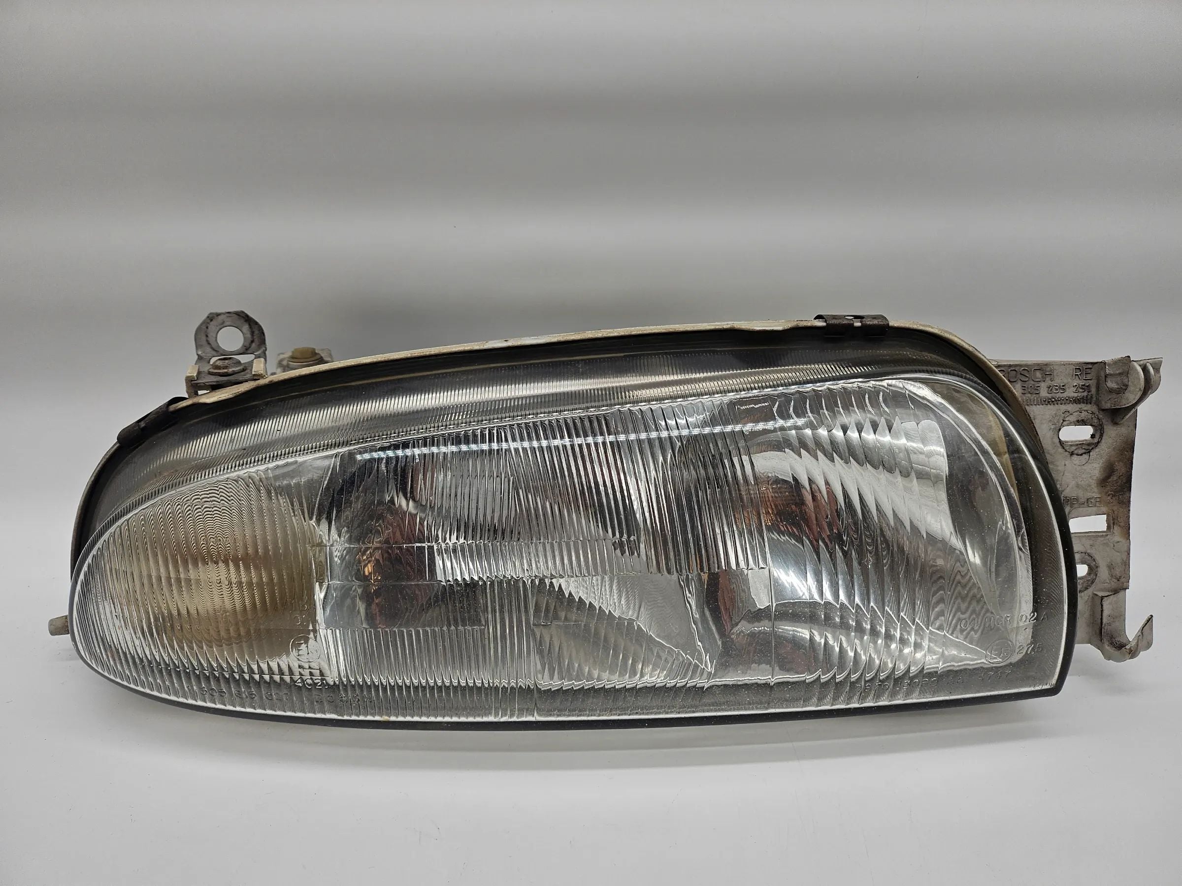 Ford Fiesta Mk4 headlight right year 1998 Bosch 0301049202 96FG13005AF 