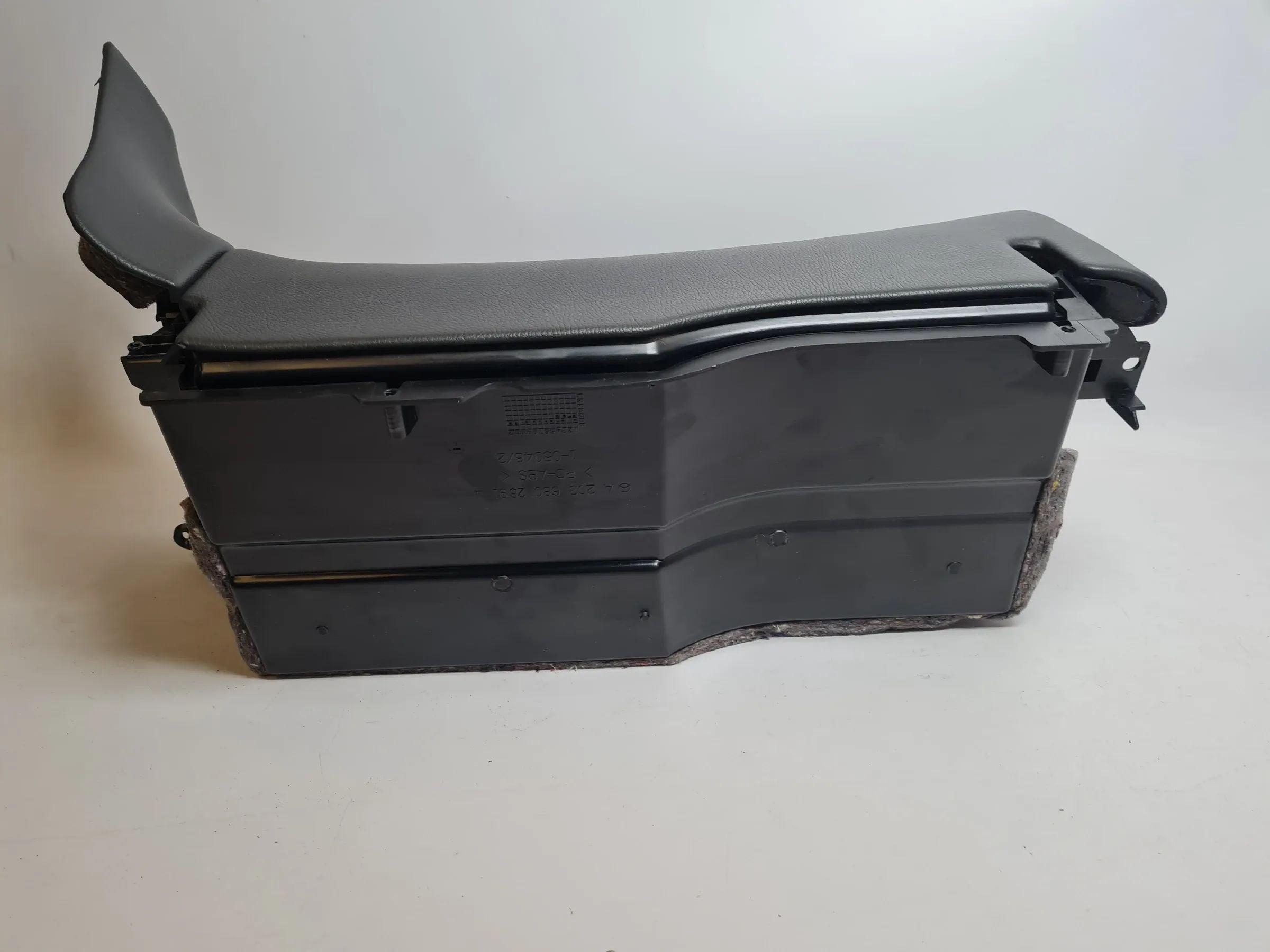 Original Mercedes C-Klasse (CL203) Handschuhfach Staufach A2036802691