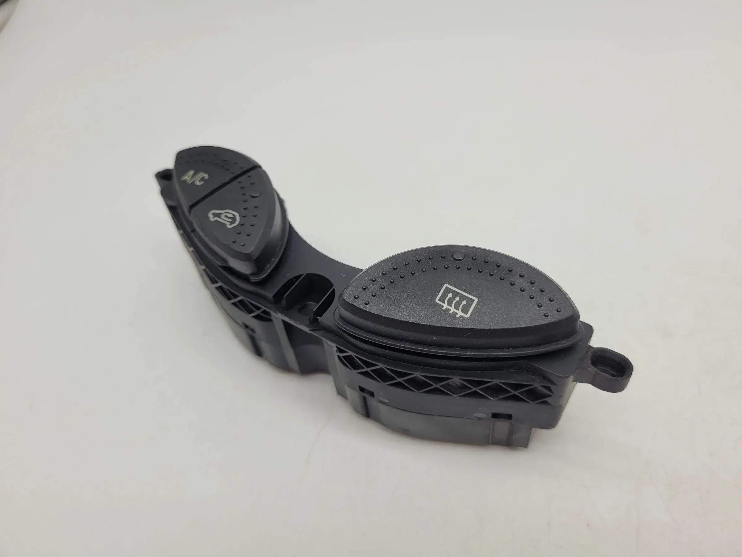 Ford Focus DAW/DBW Schalter Klima Heckscheibenheizung 98AG-19A945-BG (Original)