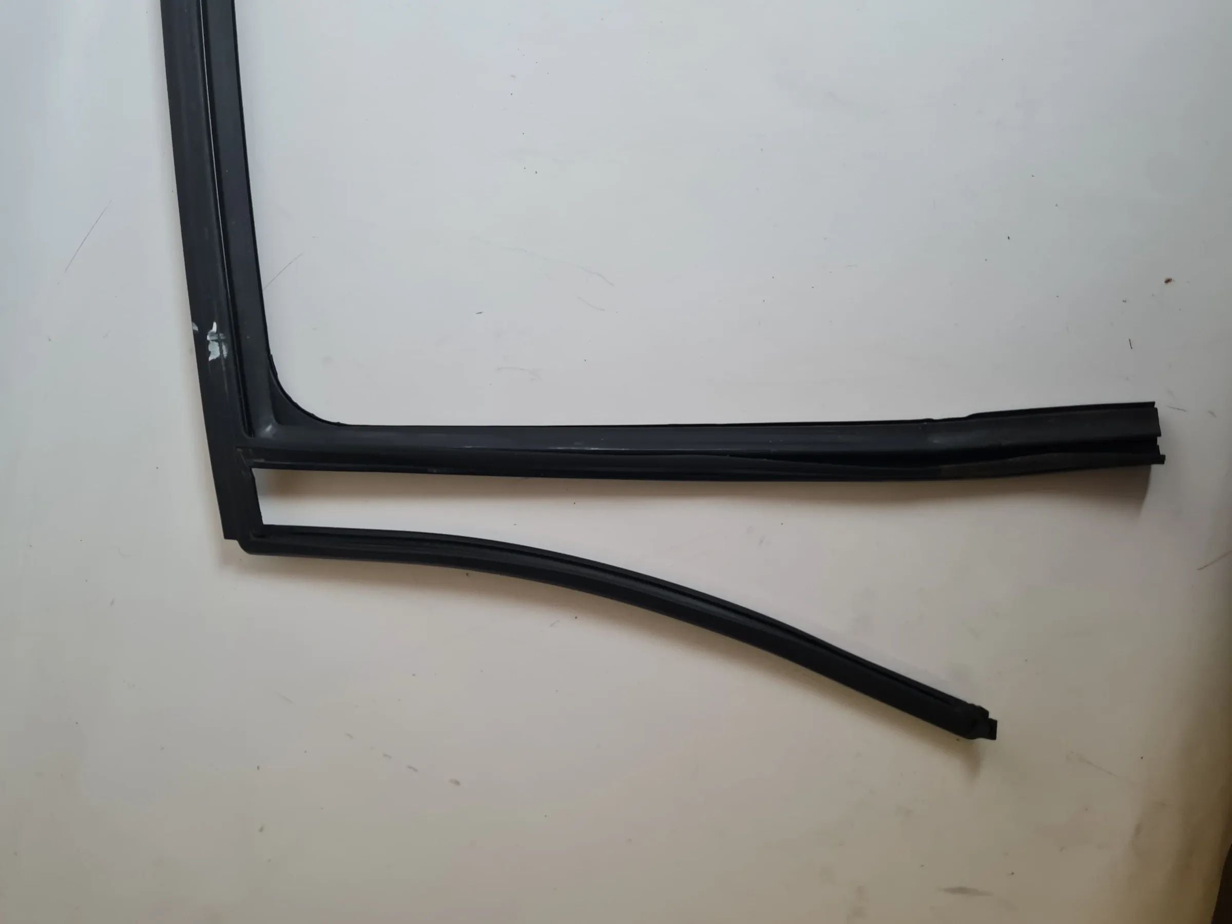 BMW 3er Touring E91 Fenster Dichtung Gummi Hinten Links 16850 Original