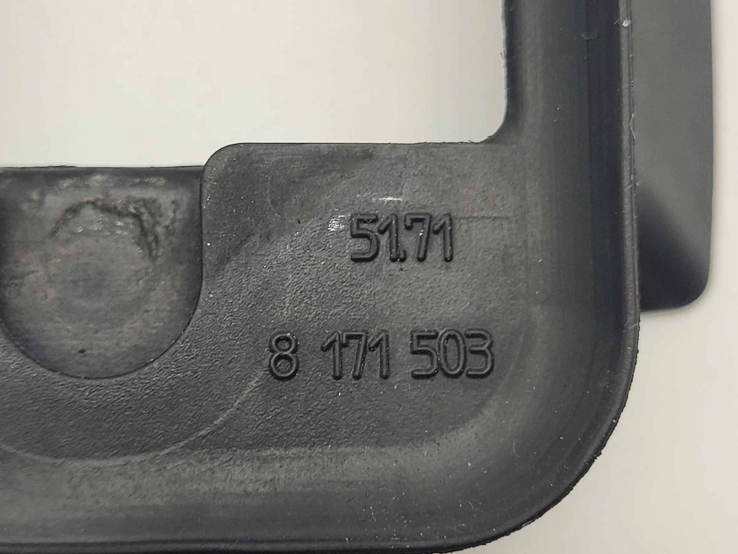 BMW 5er Touring E39 Dichtung Türfangband Vorne L/R 8171503 (Original)