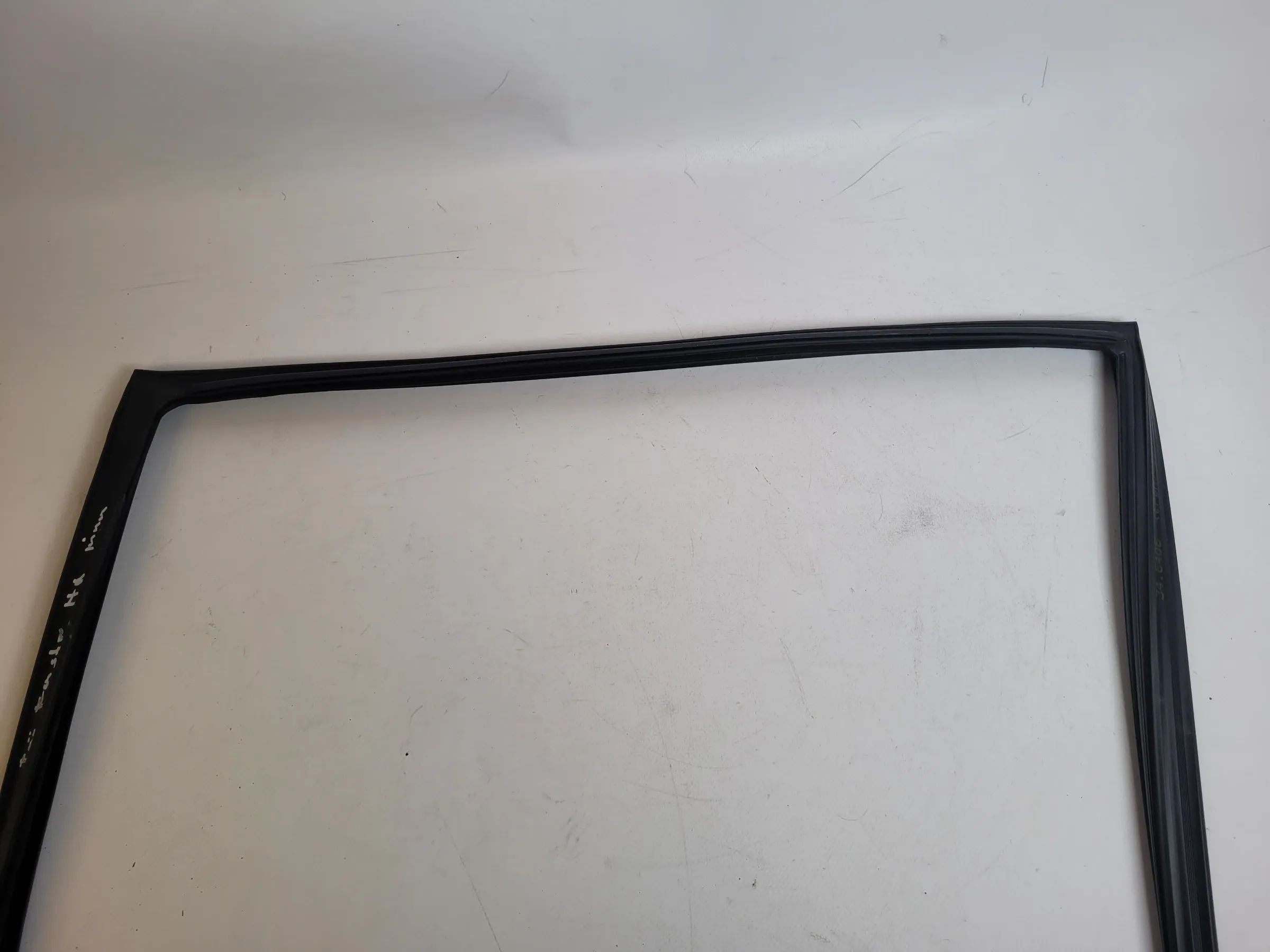 BMW 5er Touring E39 Dichtung Fensterführung Rechts Hinten Innen (Original)