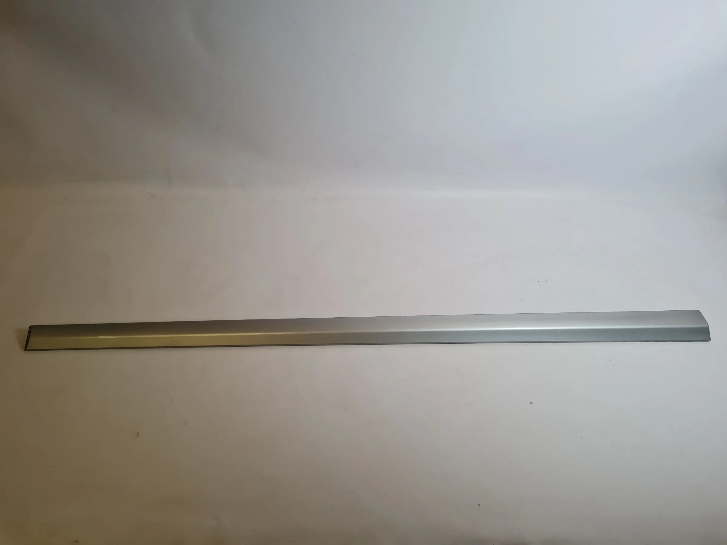 Original Mercedes C-Klasse (CL203) Dekor-/Zierleiste Rechts Silber A2036903082