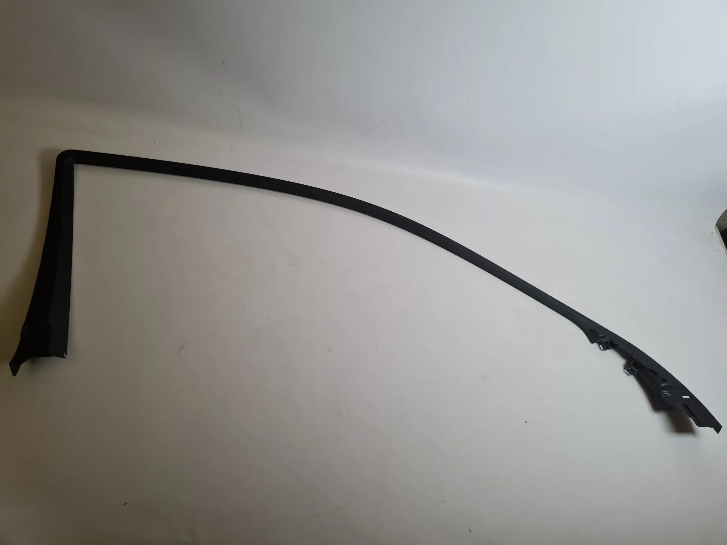 Original Mercedes C-Klasse (CL203) Fensterrahmenverkleidung Links A2037250371