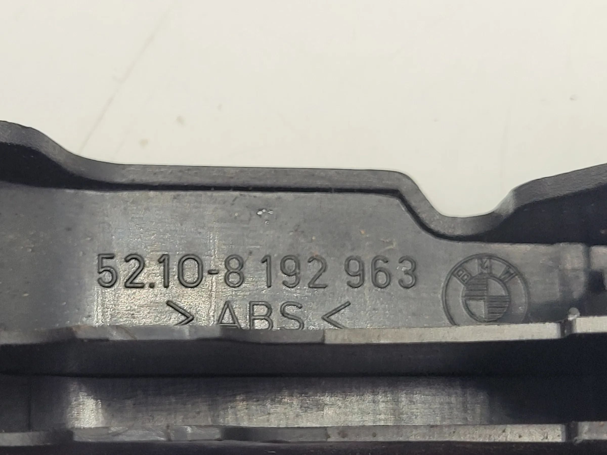 BMW 7er E38 Abdeckung Vordersitzschiene Links 52.10-8192963 Original