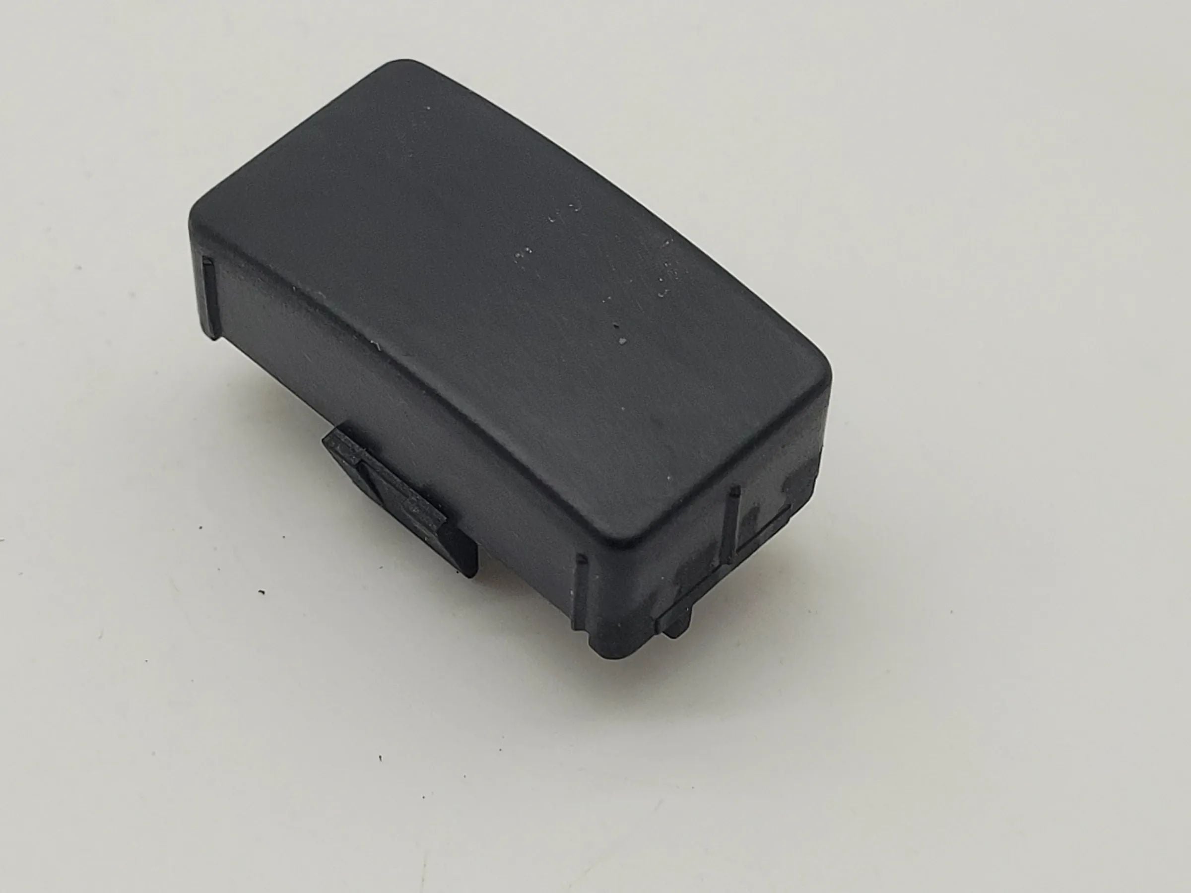BMW 7er E38 Seiten Verkleidung Blindknopf Links Vorne 52.10-8150315 Original