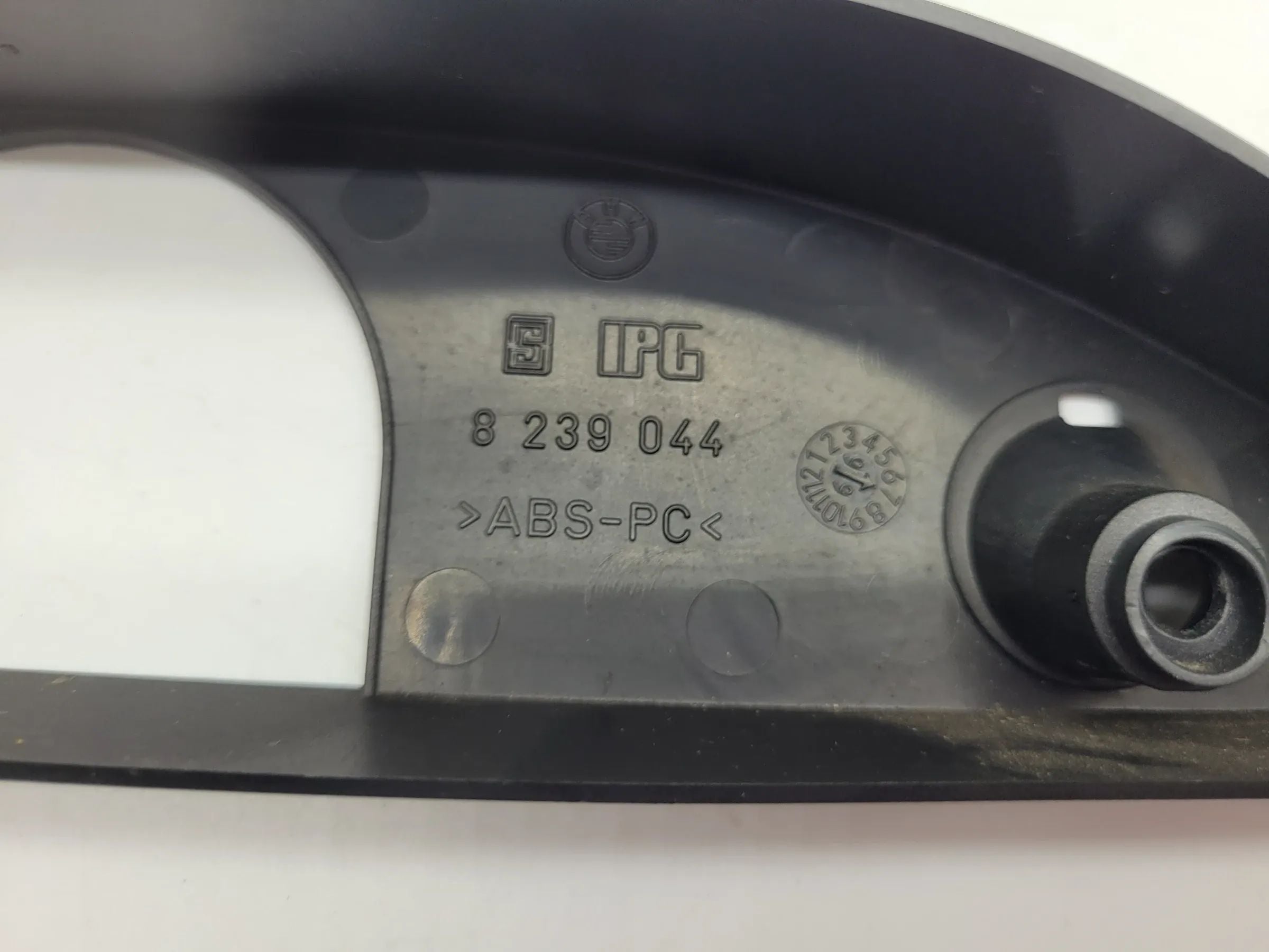 BMW 5er Touring E39 Abdeckung Wischergestänger 8239044 (Original)