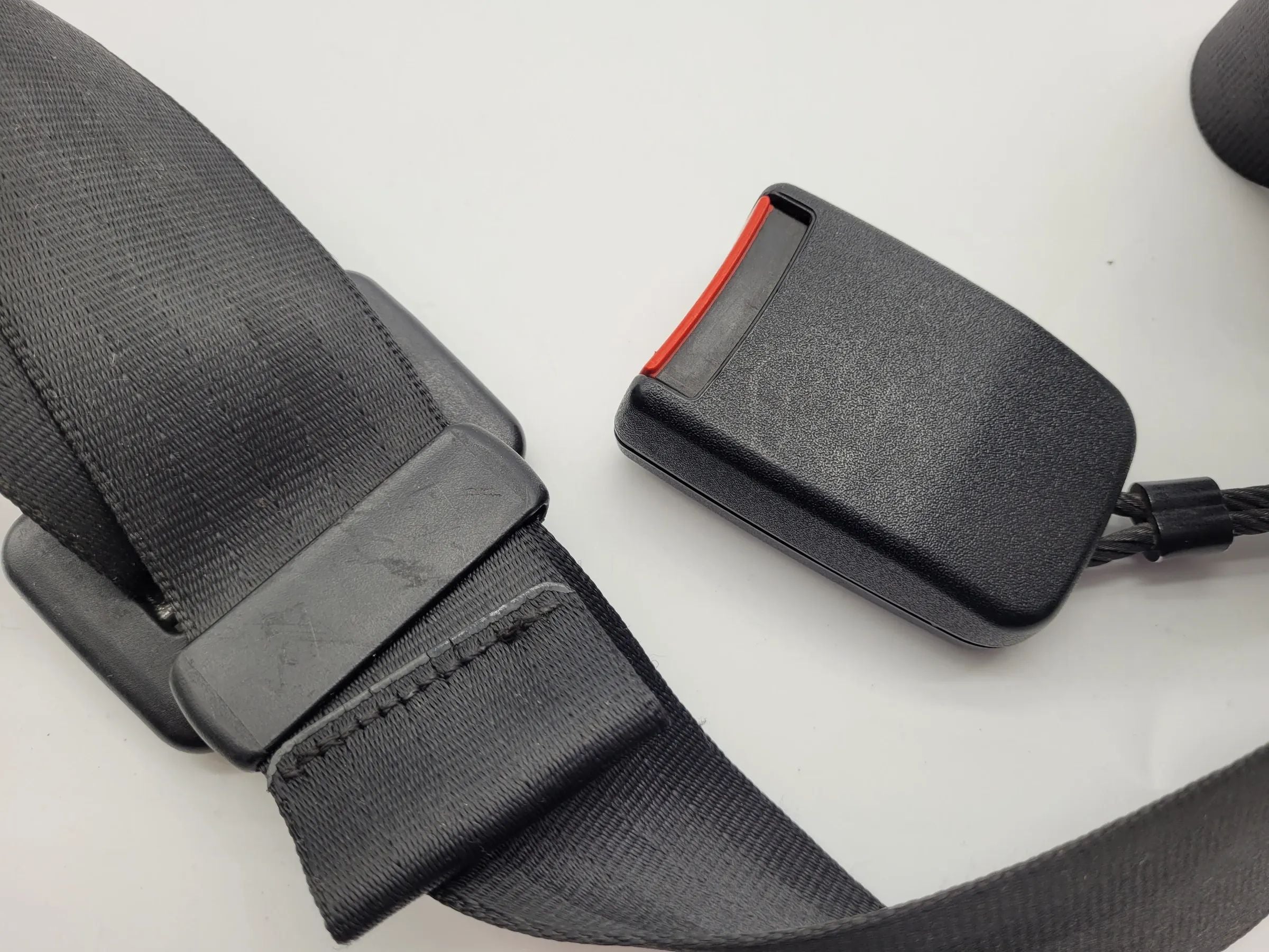 Original VW Golf IV 4 (1J1/1J5) Sicherheitsgurt Gurtschloss Hinten TRW 33000226