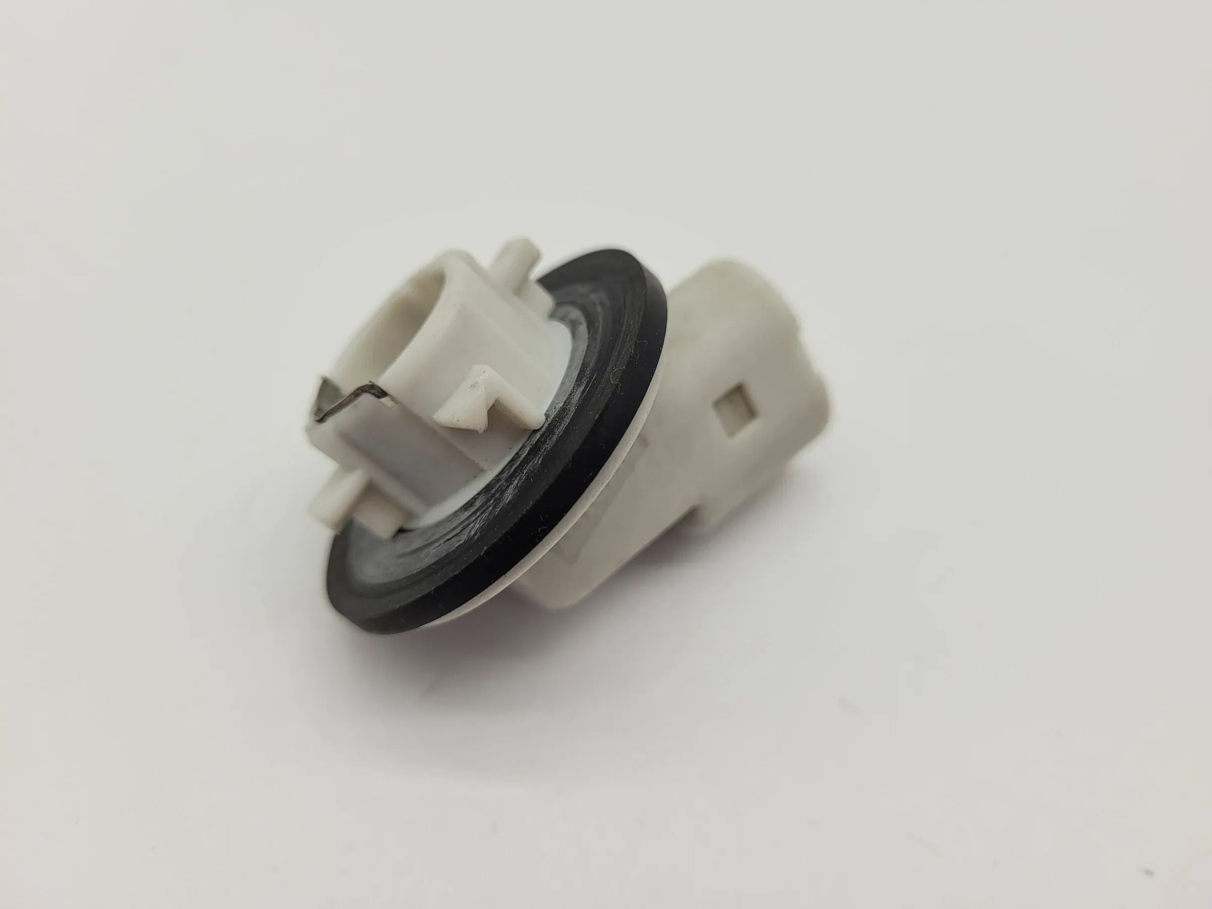 Renault/Dacia Logan (LS) Lampenträger Blinker L/R 6001548131