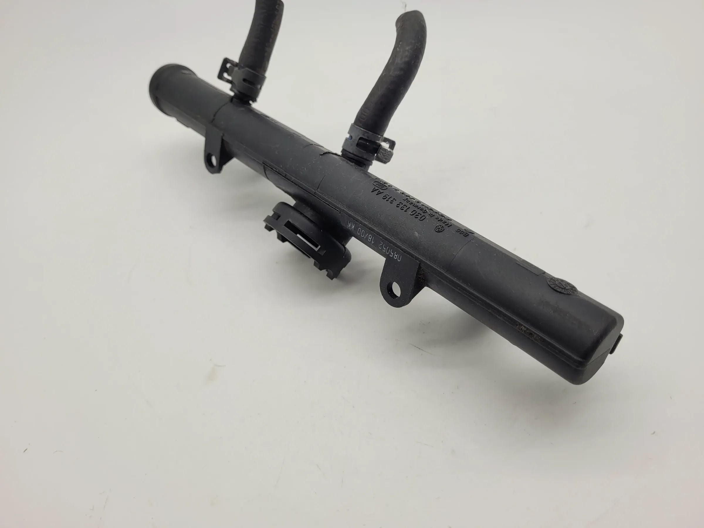 Original VW/Seat Polo/Lupo/Caddy/Arosa/Inca Kraftstoffverteiler 030133319AA