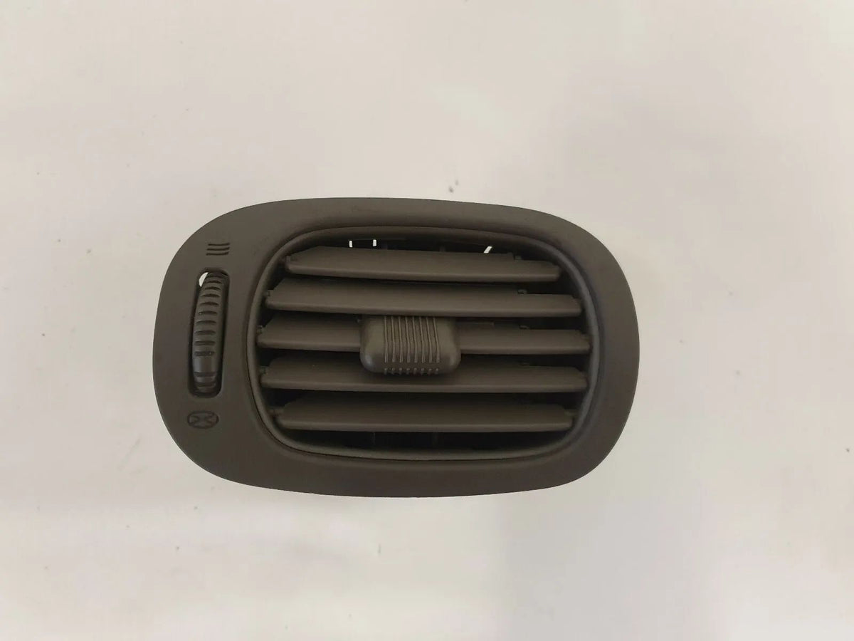 純正 CHRYSLER VOYAGER IV (RG) 2000年代 左フロント エアダクト グレー