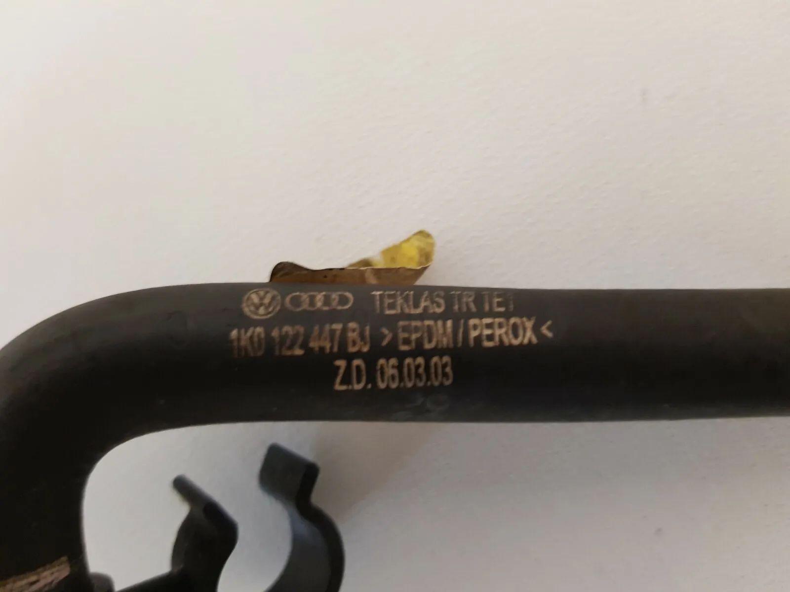 Original Volkswagen Touran GOLF 1.6 FSI cooling line / cooling hose 1K0122447BJ 