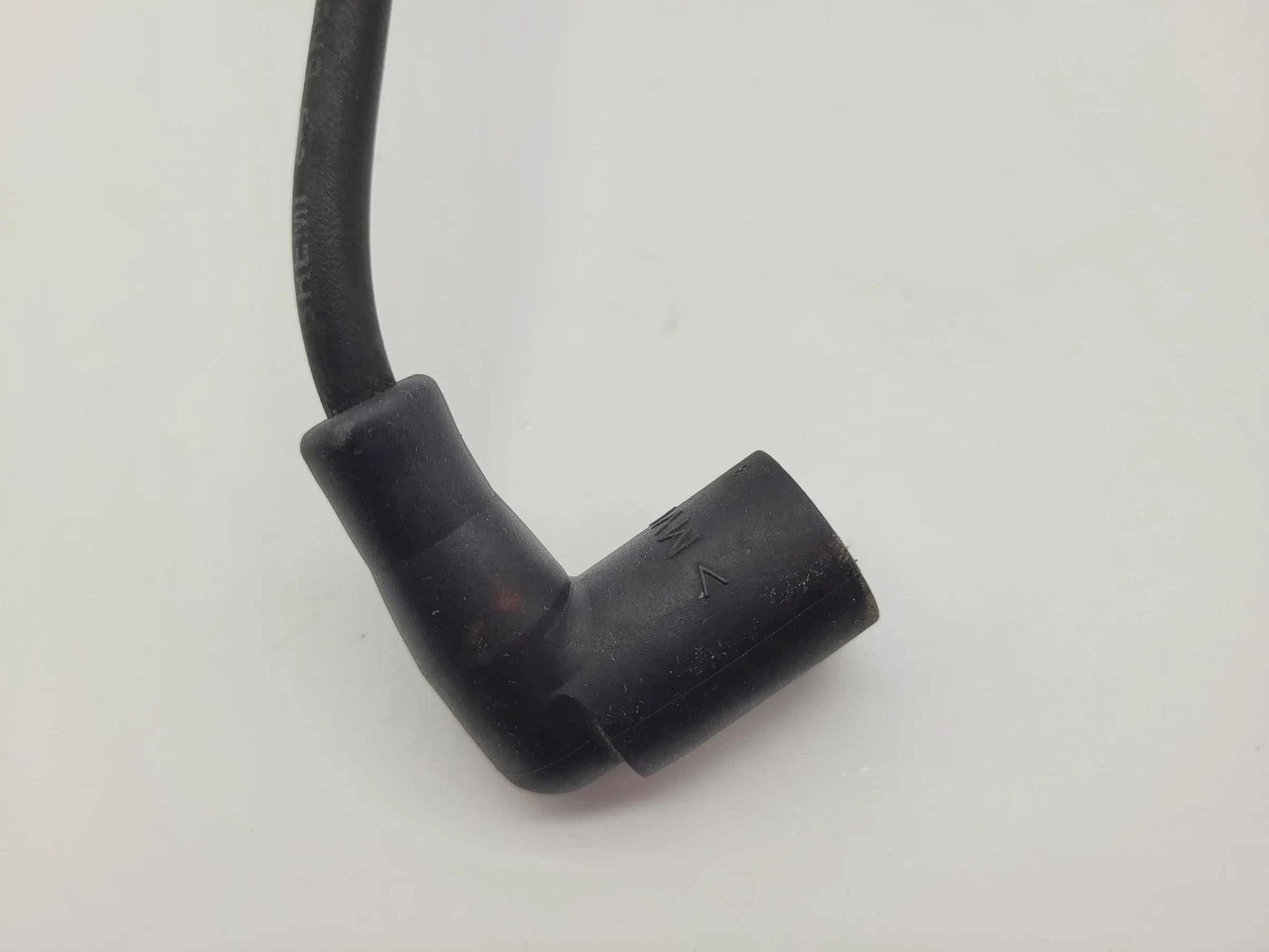 Original Audi A4/A6 VW Passat Zündkabel Zylinder 3 06A035255A / 13299/5