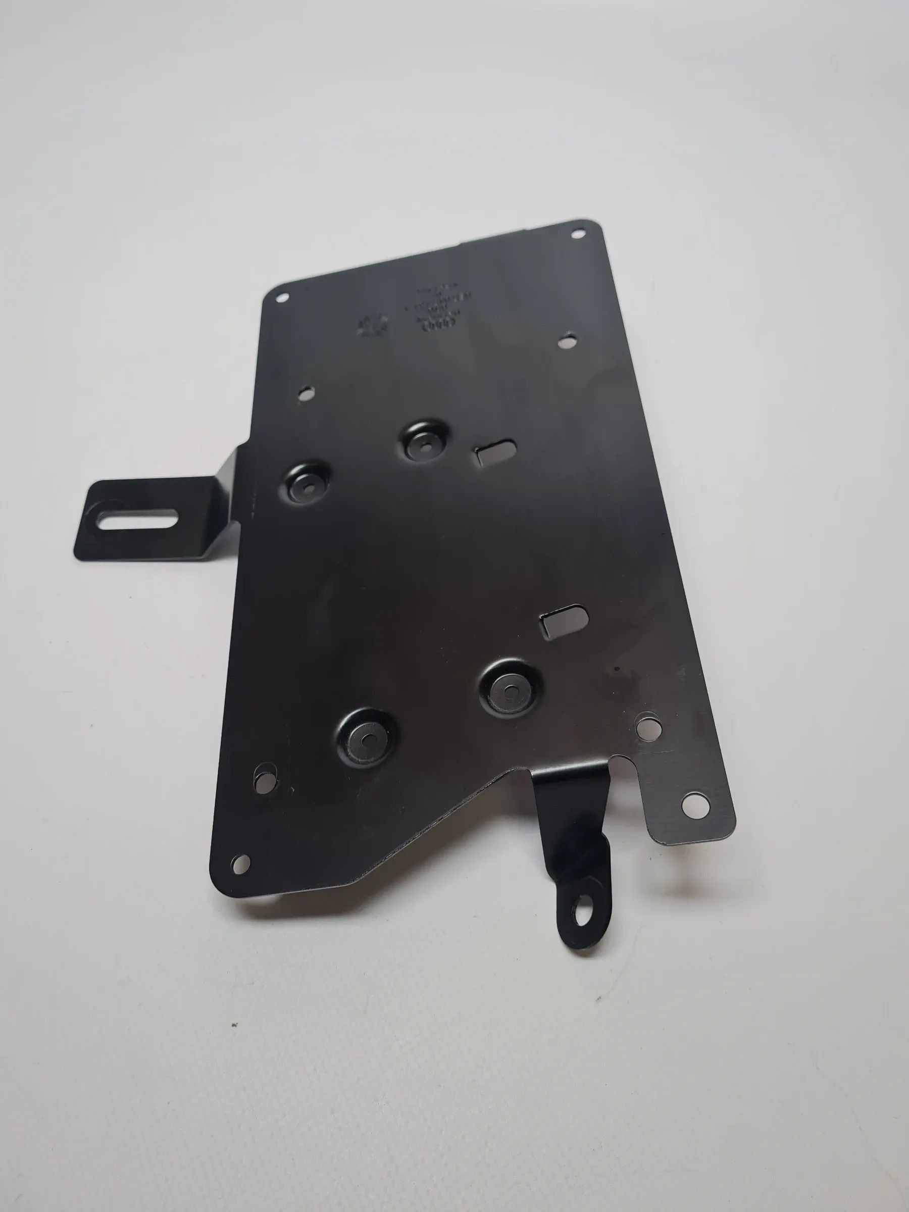 Original Audi A4 (8E/B6/B7) Verstärker Halter 8e5035464A