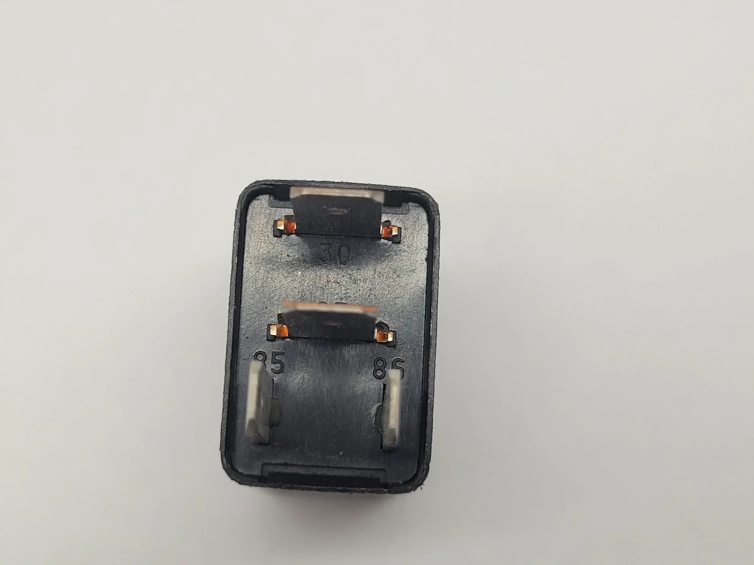 Original Fiat Alfa Romeo/Fiat/Lancia Relais 46520421 / 702.30