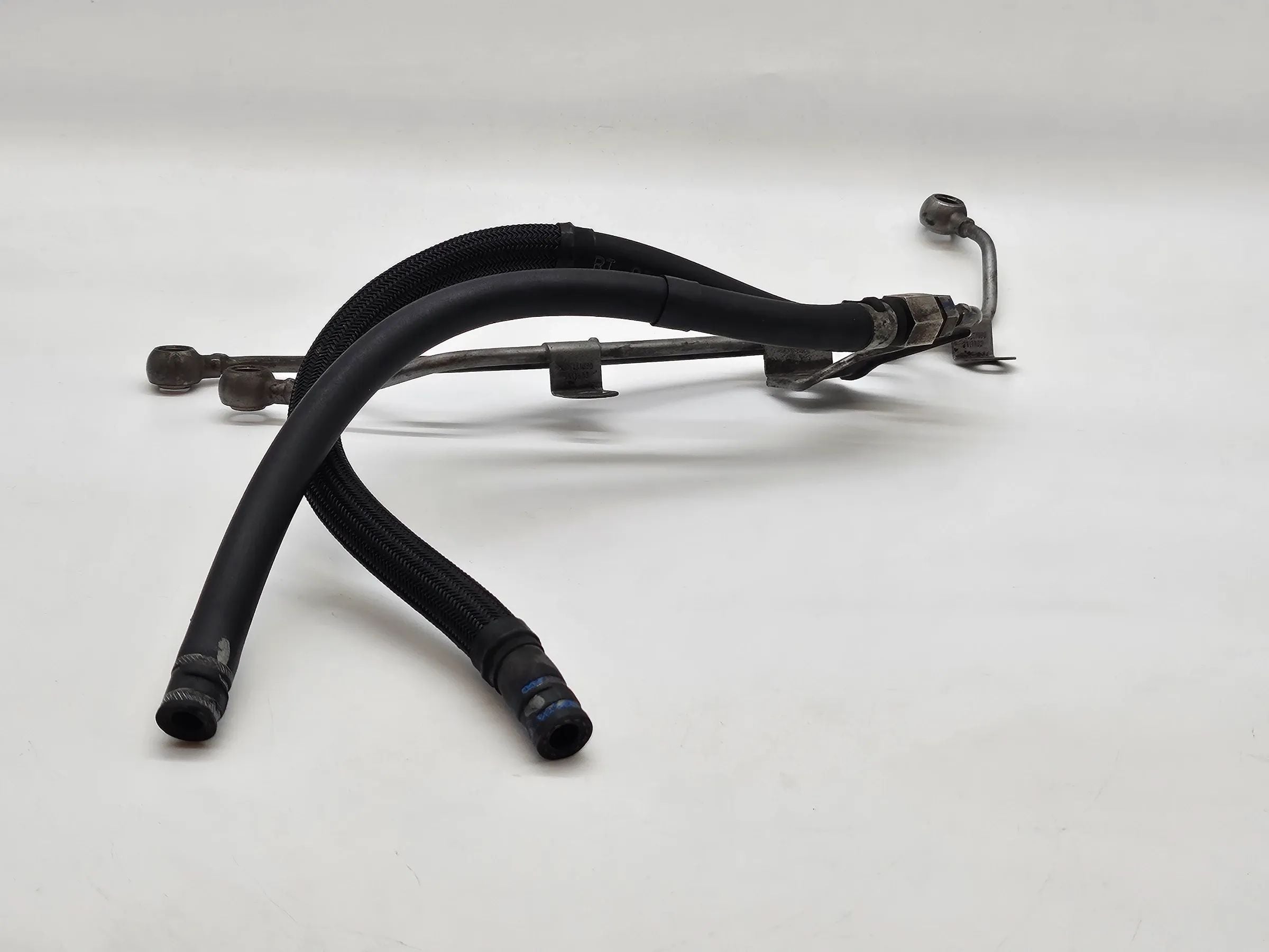 Audi A4 8E 2.0 FSI AWA 150PS  Kraftstoffleitung Verteiler 06D127509K