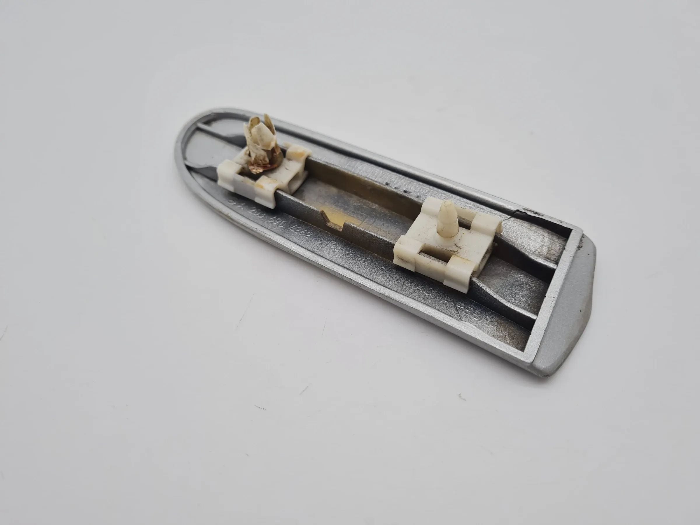 Original Mercedes C-Klasse (W203) Kotflügel Zierleiste Vorne Rechts A2036904262