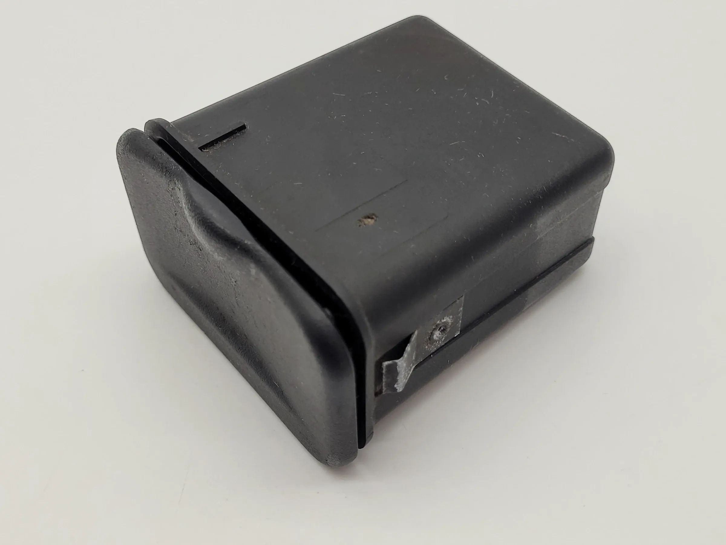 Original Opel Zafira A (T98) Aschenbecher 90580259-4